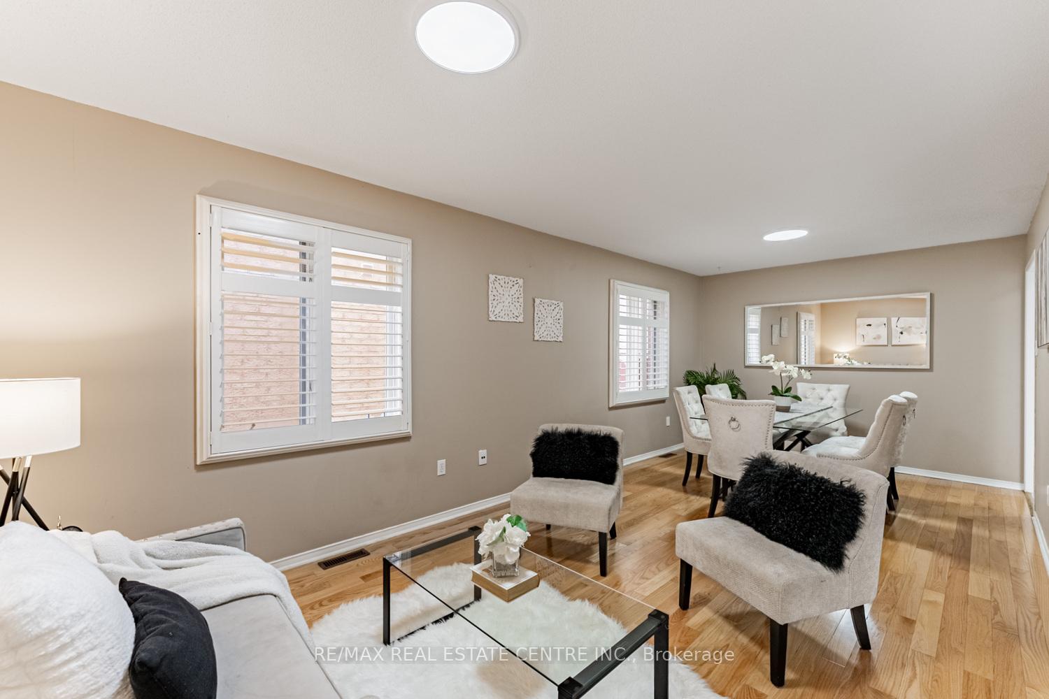 Photo 7 of 8 Mannel Crescent, Brampton, Fletcher's West — HOMEH