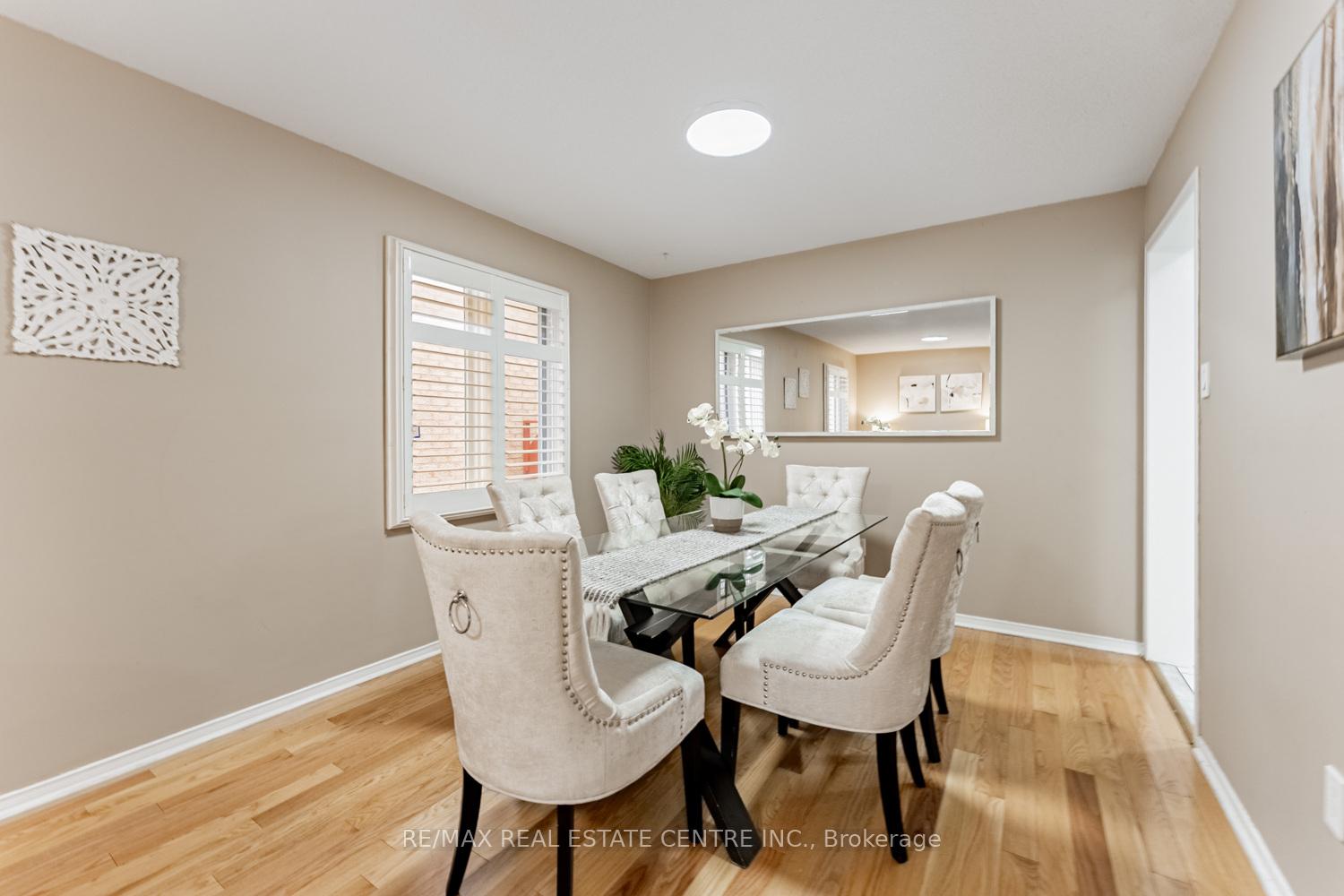 Photo 9 of 8 Mannel Crescent, Brampton, Fletcher's West — HOMEH
