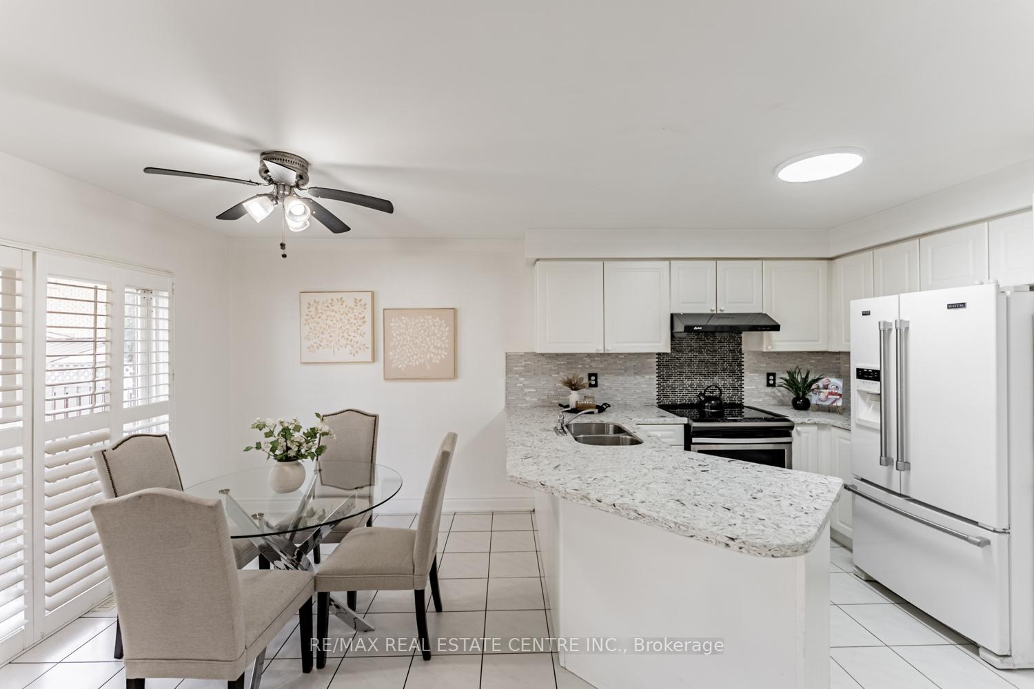 Photo 14 of 8 Mannel Crescent, Brampton, Fletcher's West — HOMEH