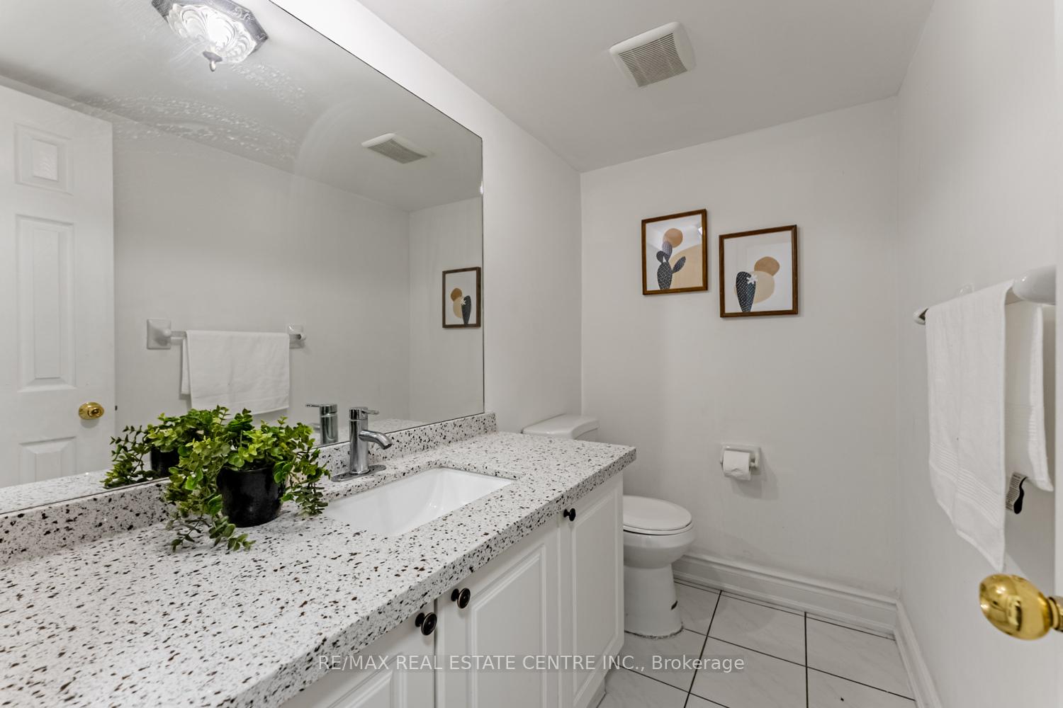 Photo 21 of 8 Mannel Crescent, Brampton, Fletcher's West — HOMEH