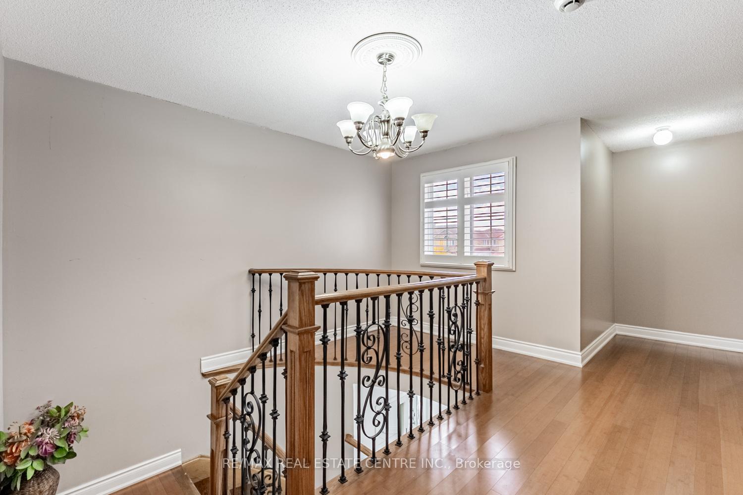 Photo 22 of 8 Mannel Crescent, Brampton, Fletcher's West — HOMEH