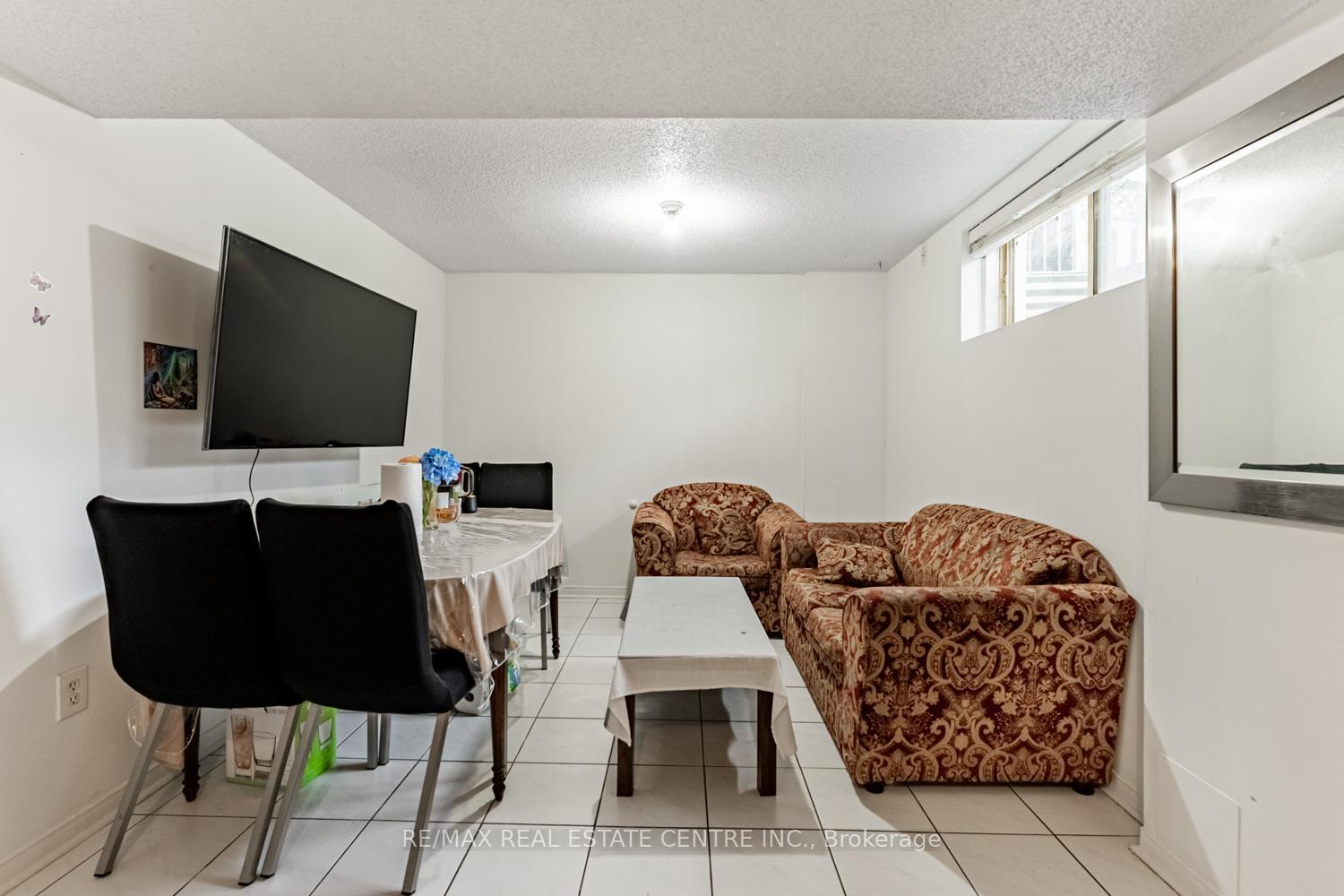 Photo 40 of 8 Mannel Crescent, Brampton, Fletcher's West — HOMEH