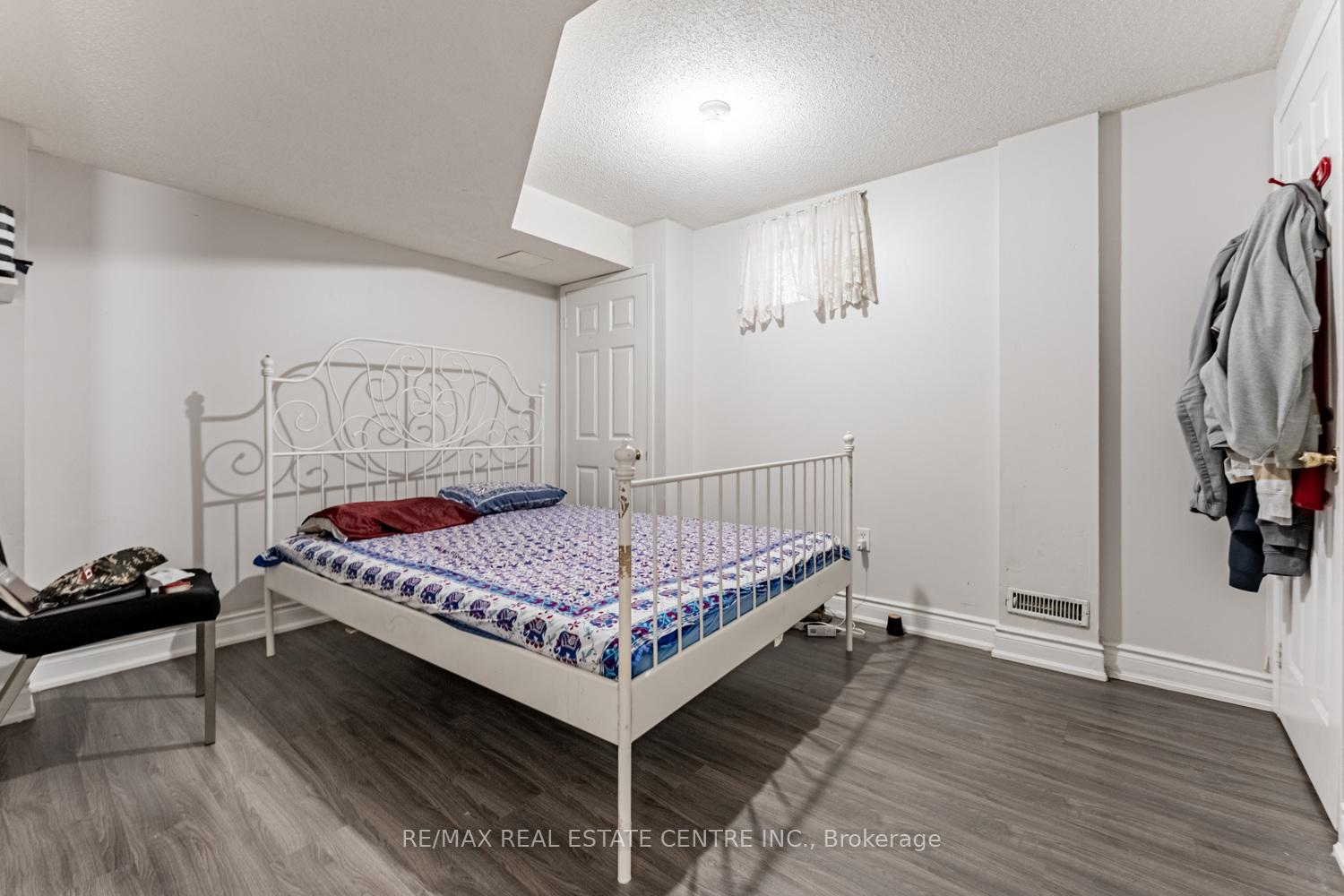 Photo 43 of 8 Mannel Crescent, Brampton, Fletcher's West — HOMEH