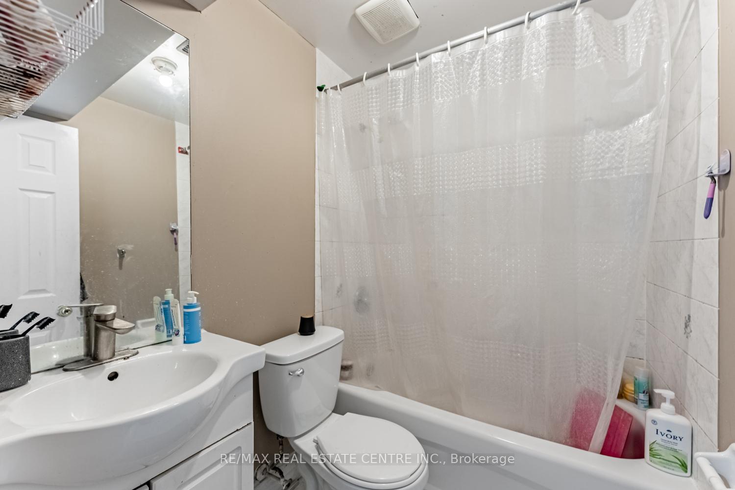 Photo 44 of 8 Mannel Crescent, Brampton, Fletcher's West — HOMEH