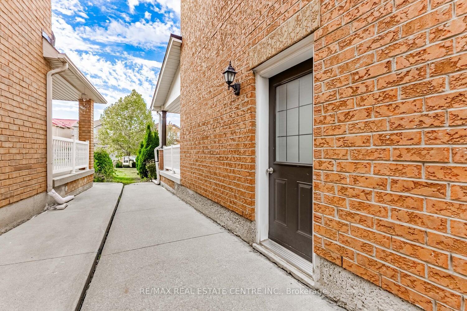 Photo 50 of 8 Mannel Crescent, Brampton, Fletcher's West — HOMEH