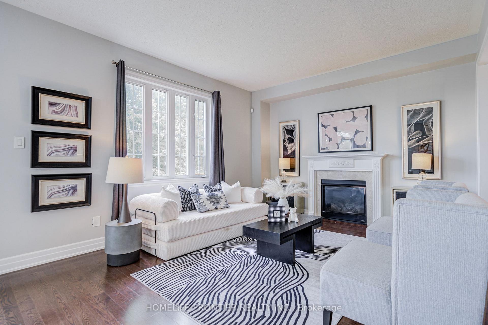 Photo 4 of 48 Robert Wilson Crescent, Georgina, Keswick South — HOMEH
