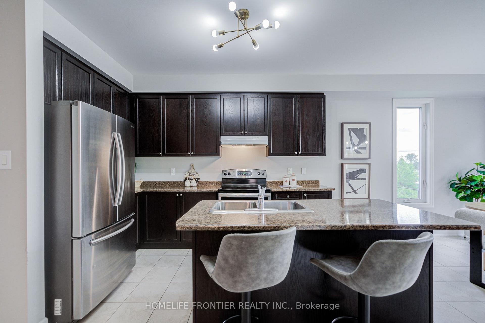 Photo 7 of 48 Robert Wilson Crescent, Georgina, Keswick South — HOMEH
