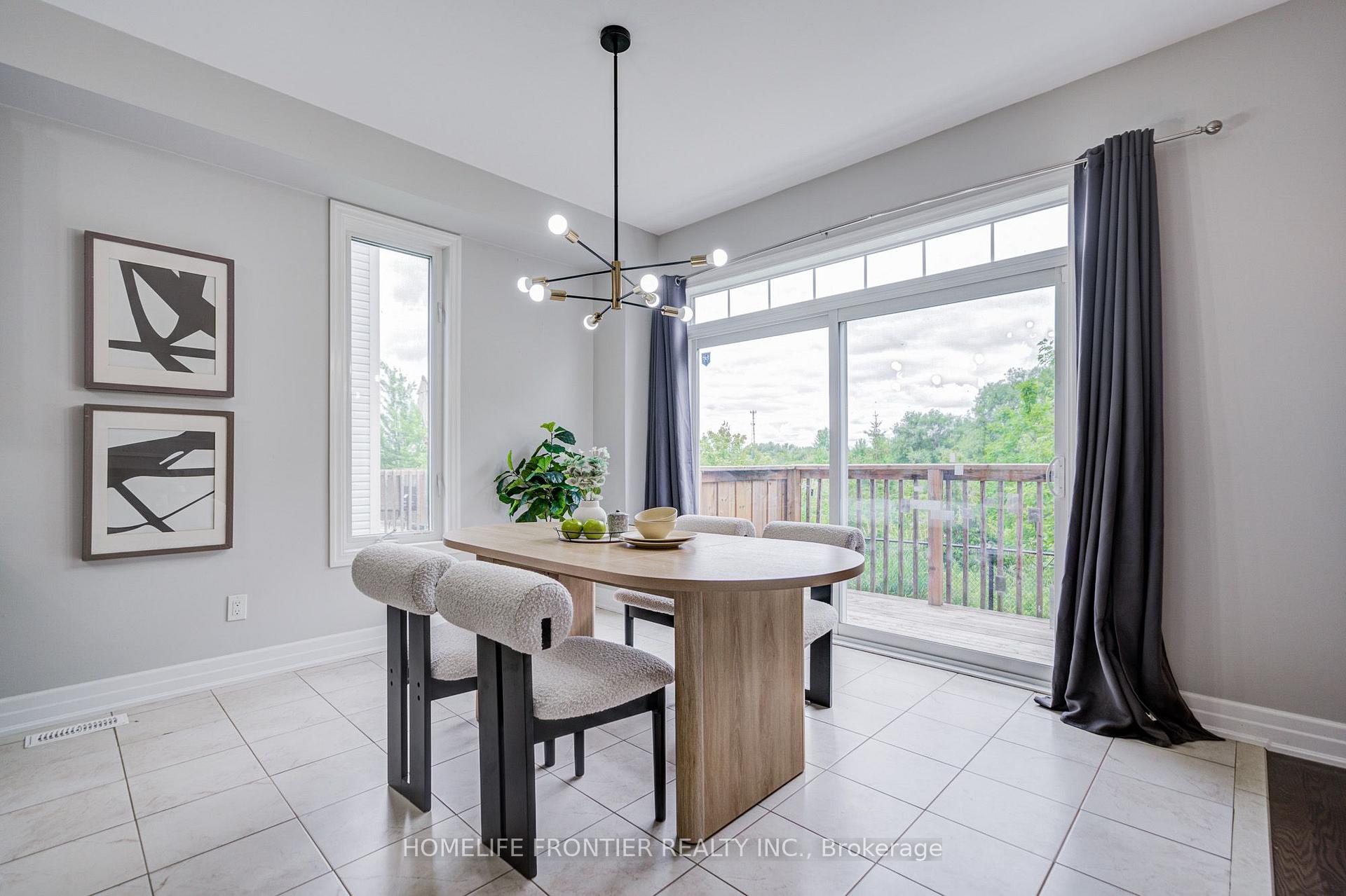 Photo 9 of 48 Robert Wilson Crescent, Georgina, Keswick South — HOMEH