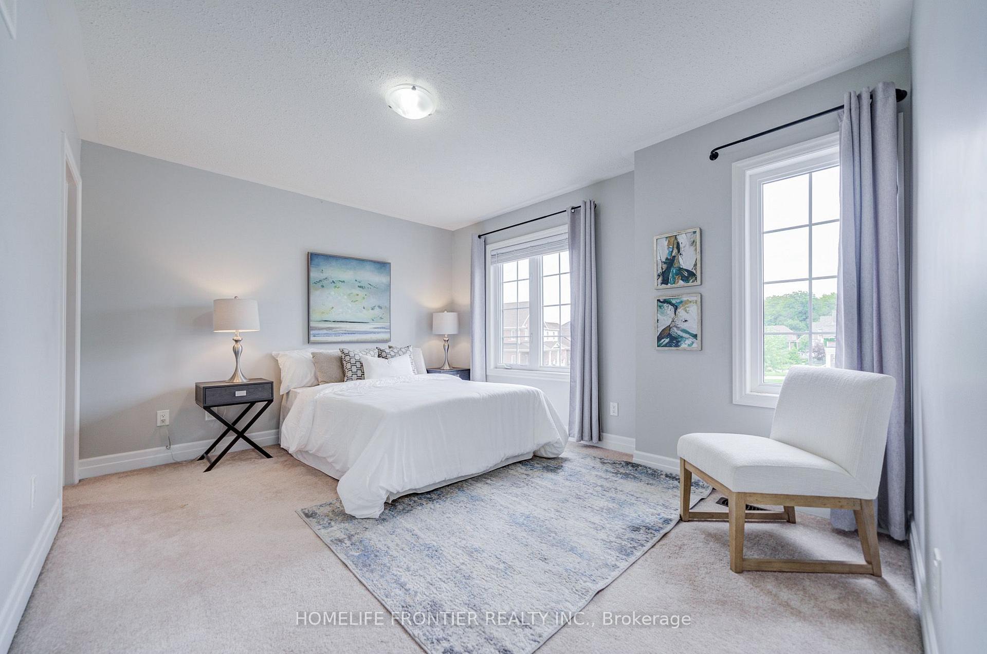 Photo 14 of 48 Robert Wilson Crescent, Georgina, Keswick South — HOMEH