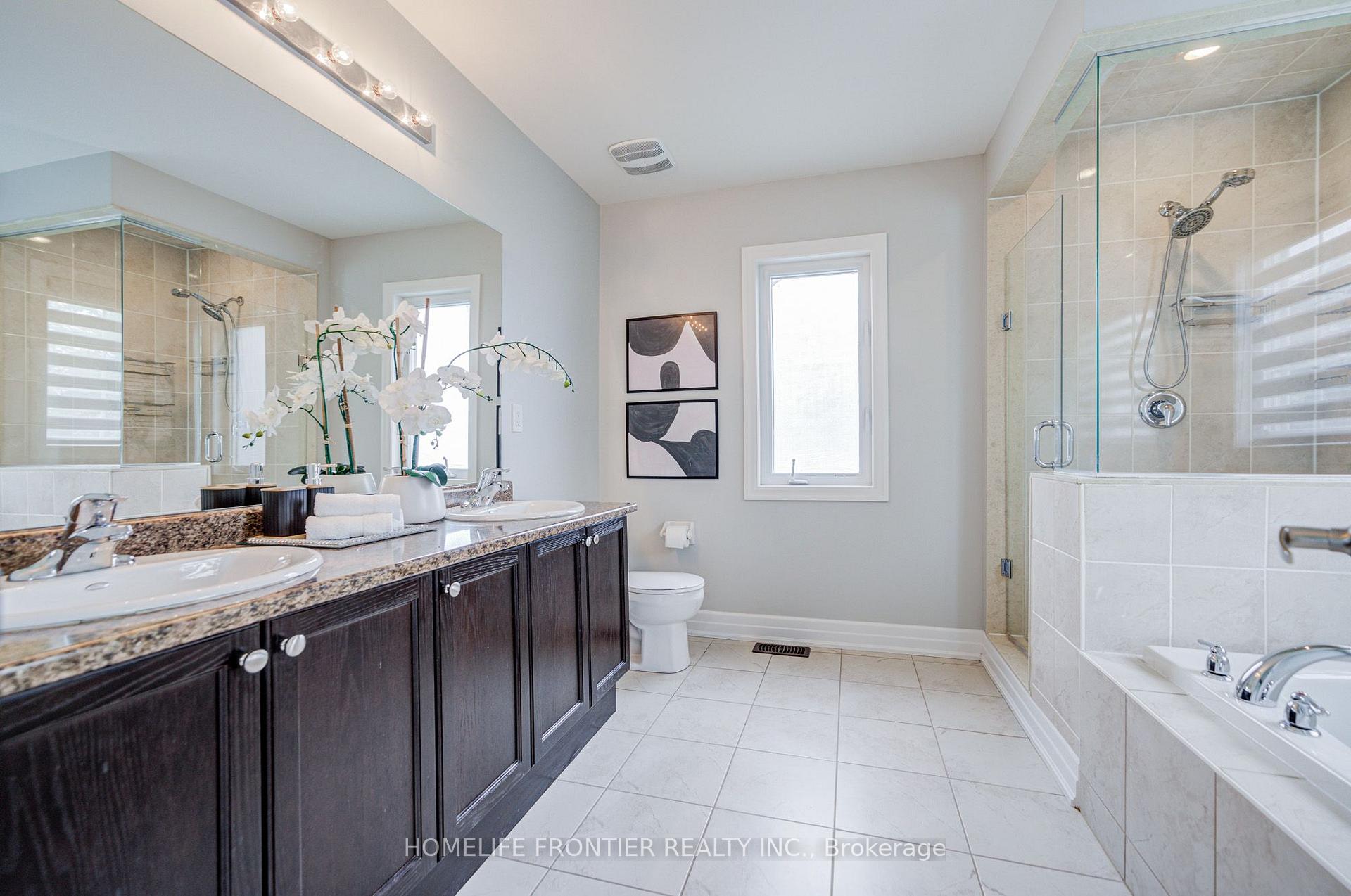 Photo 15 of 48 Robert Wilson Crescent, Georgina, Keswick South — HOMEH