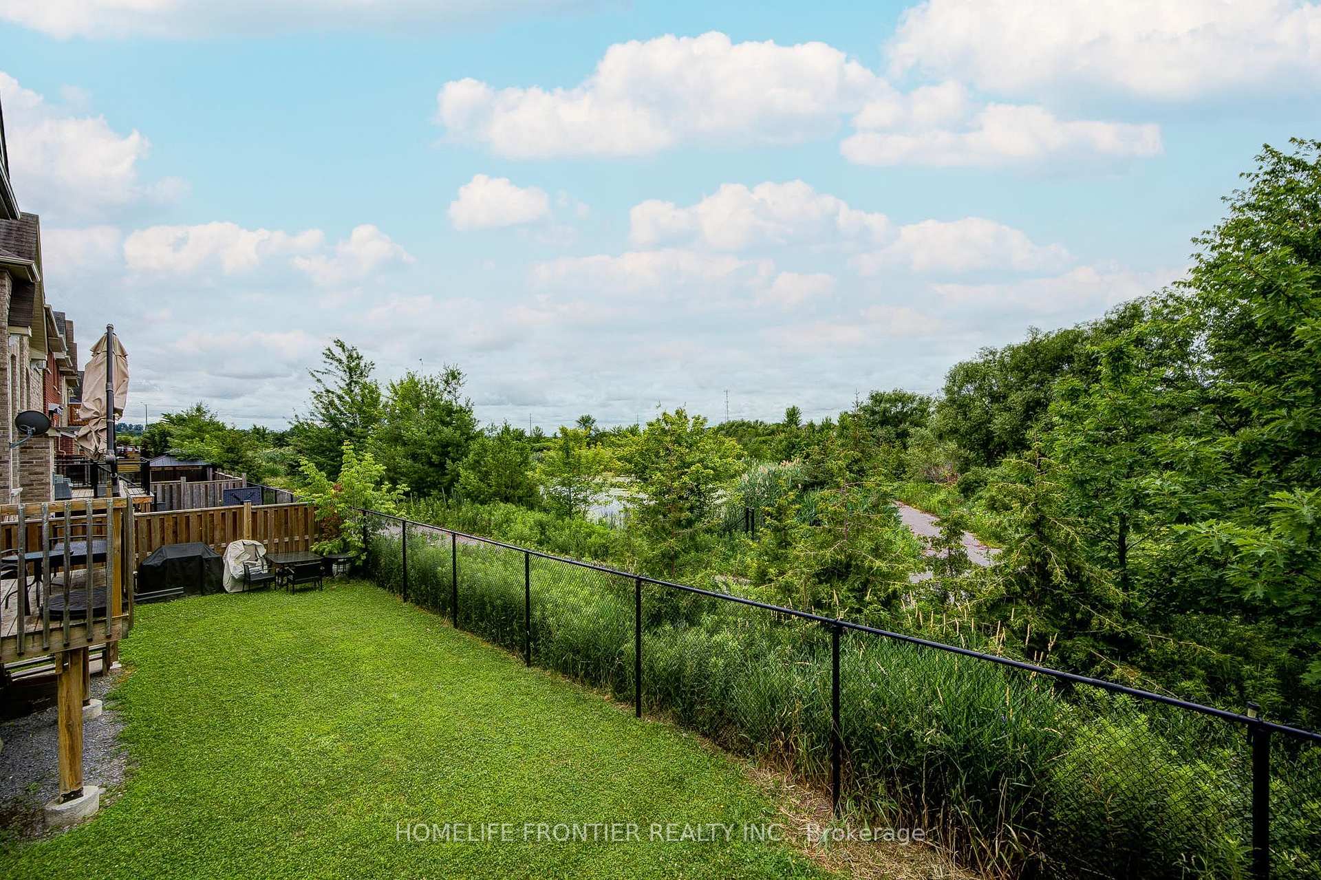 Photo 23 of 48 Robert Wilson Crescent, Georgina, Keswick South — HOMEH
