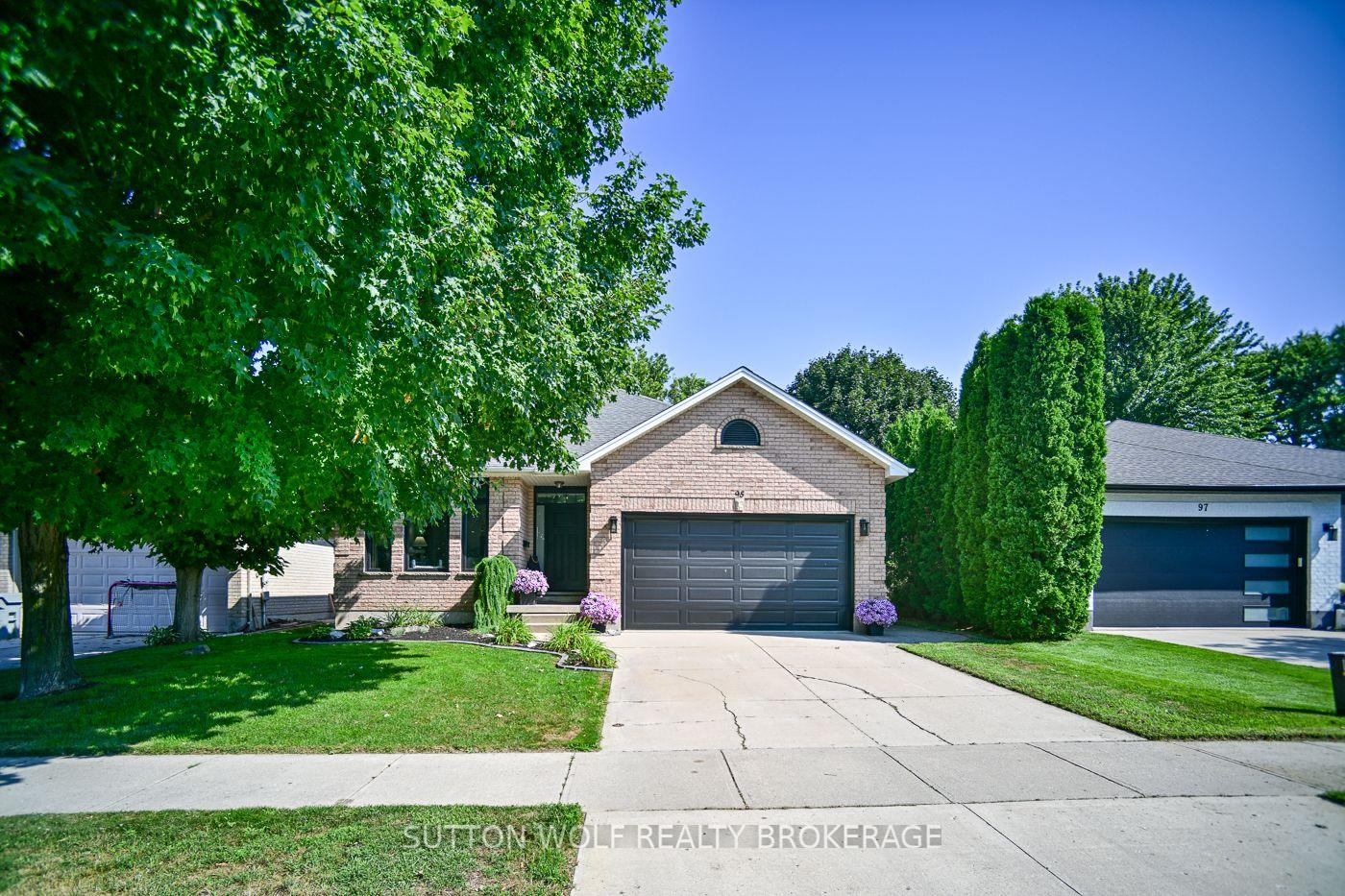 Photo 1 of 95 Middlesex Drive, Strathroy-Caradoc, NE — HOMEH