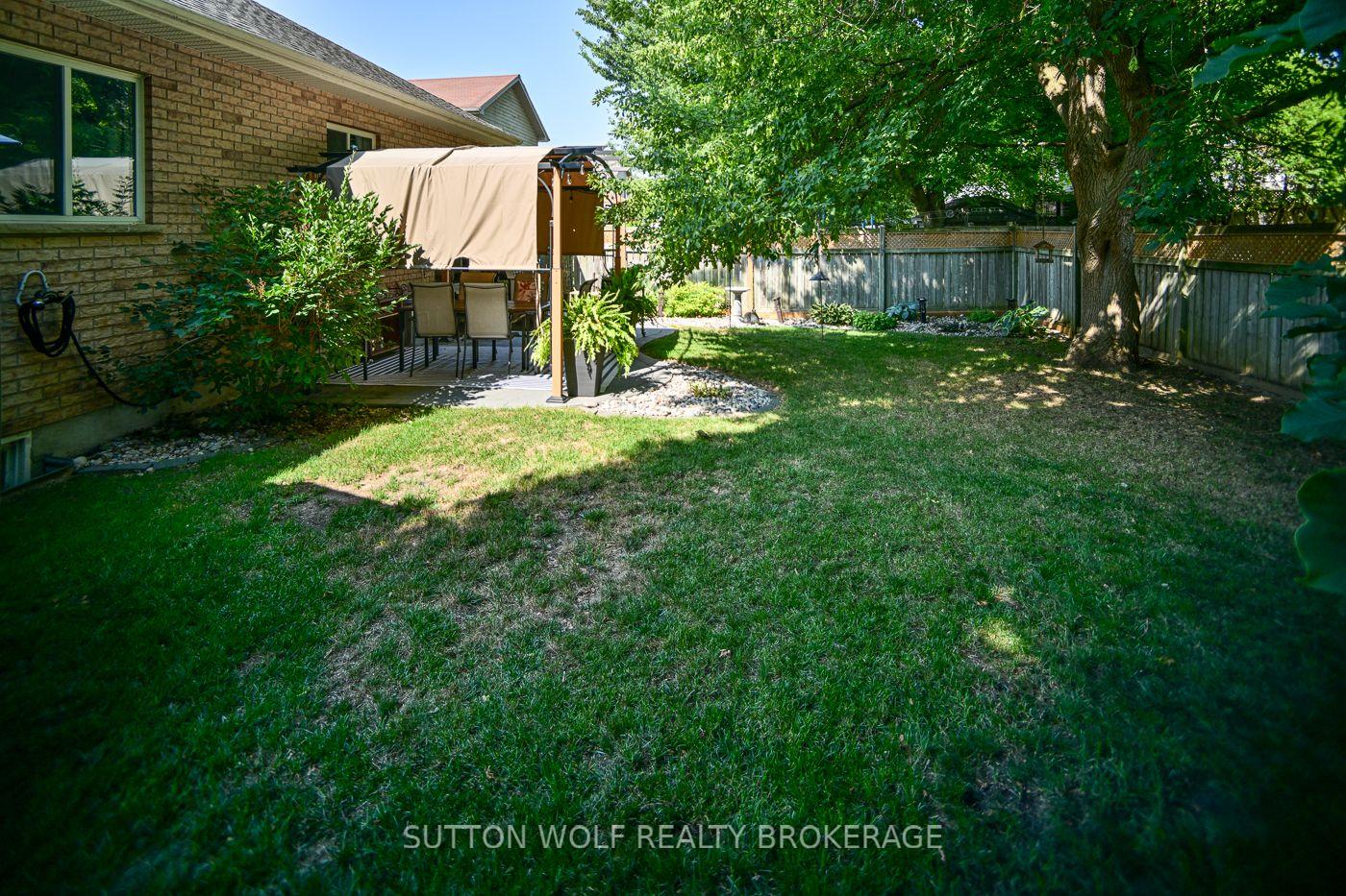 Photo 10 of 95 Middlesex Drive, Strathroy-Caradoc, NE — HOMEH