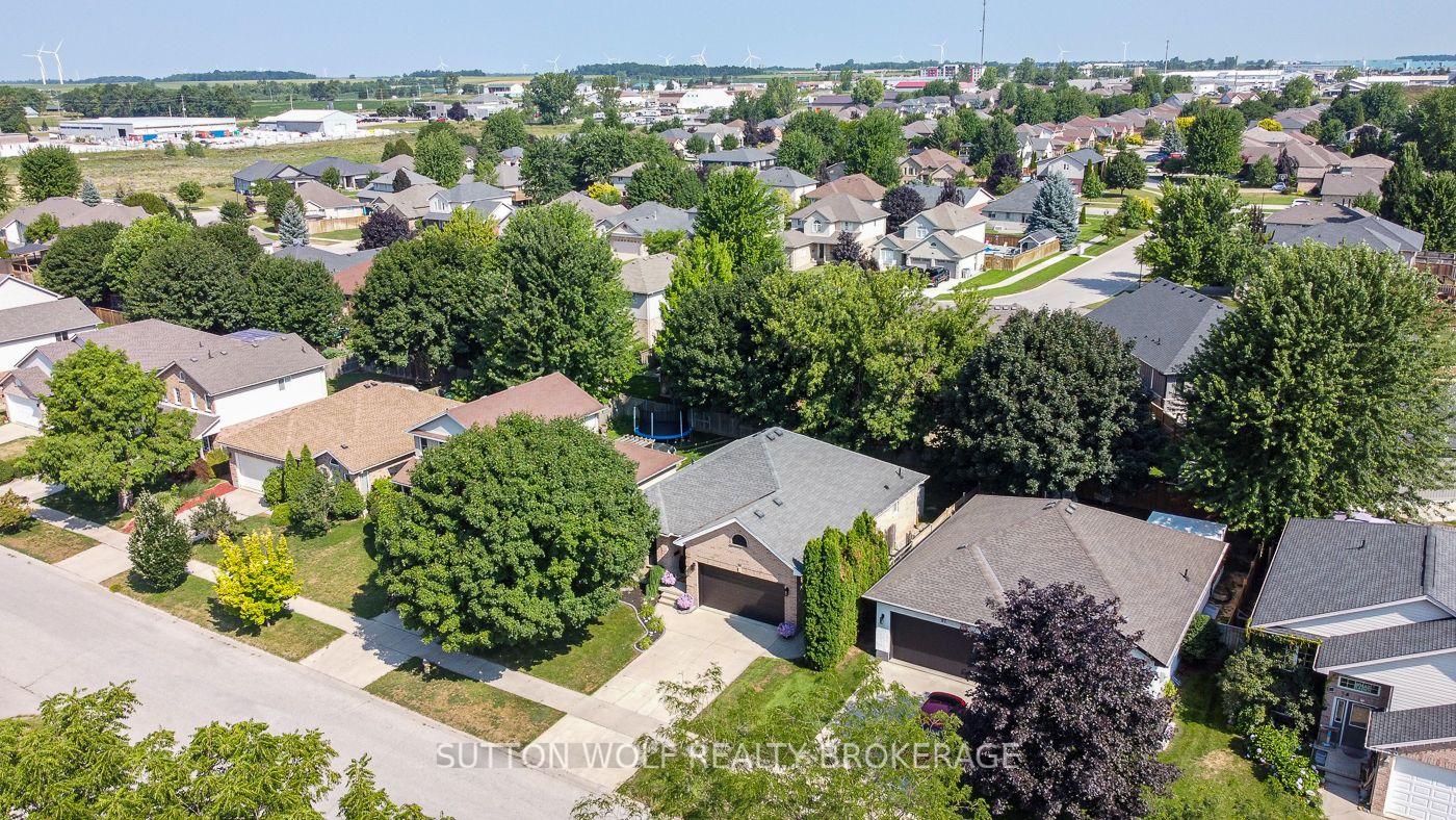 Photo 44 of 95 Middlesex Drive, Strathroy-Caradoc, NE — HOMEH