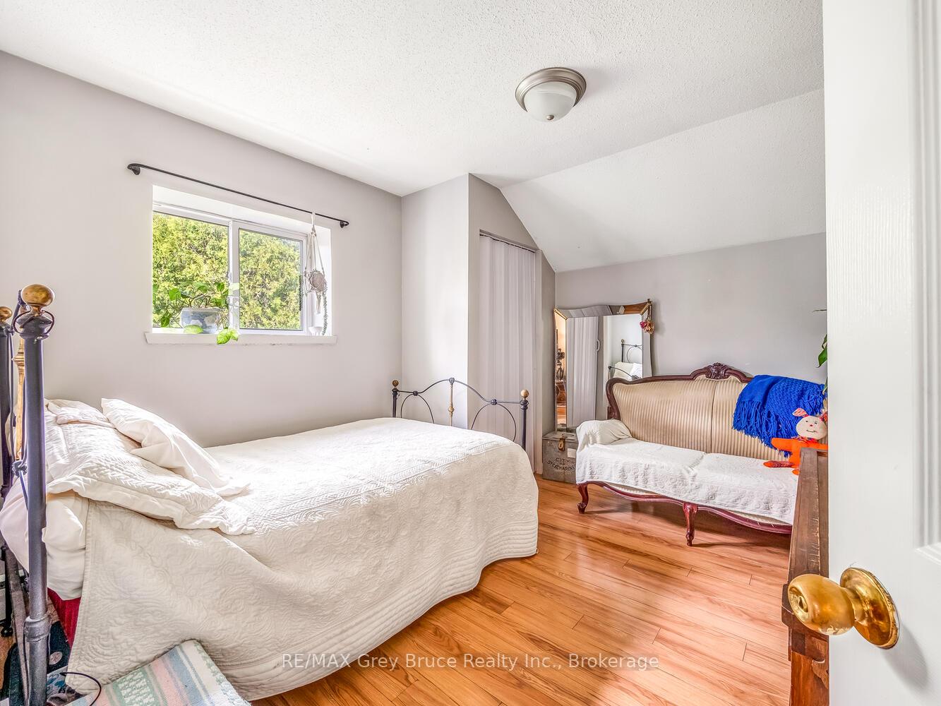 Photo 20 of 596688 10 Concession, Chatsworth — HOMEH