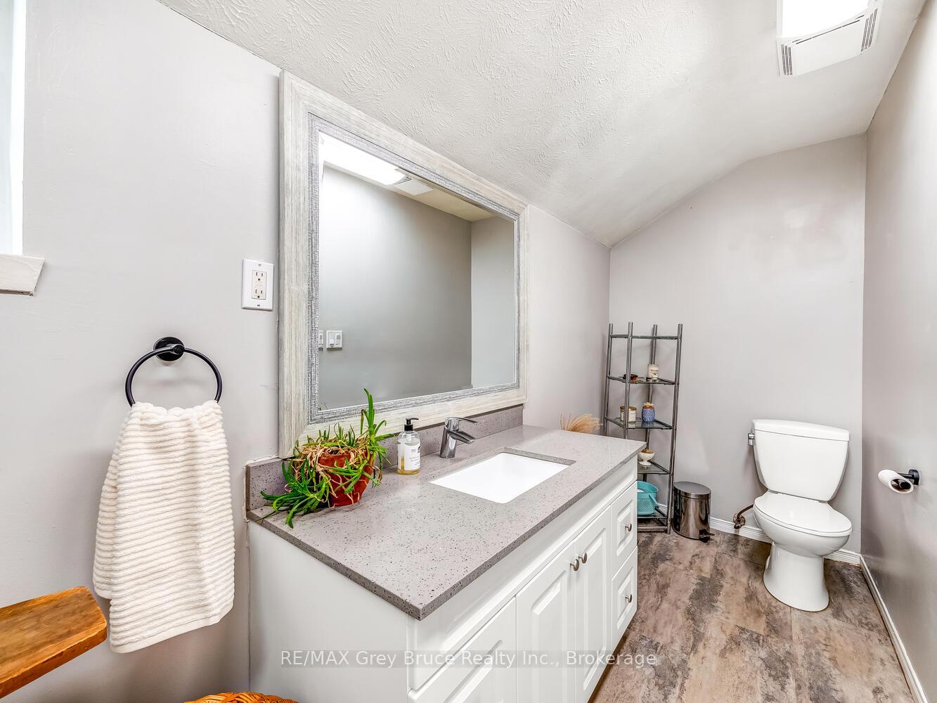 Photo 22 of 596688 10 Concession, Chatsworth — HOMEH