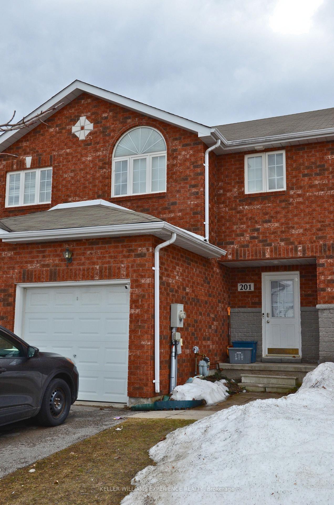 Photo 2 of 201 Stanley Street, Barrie, East Bayfield — HOMEH
