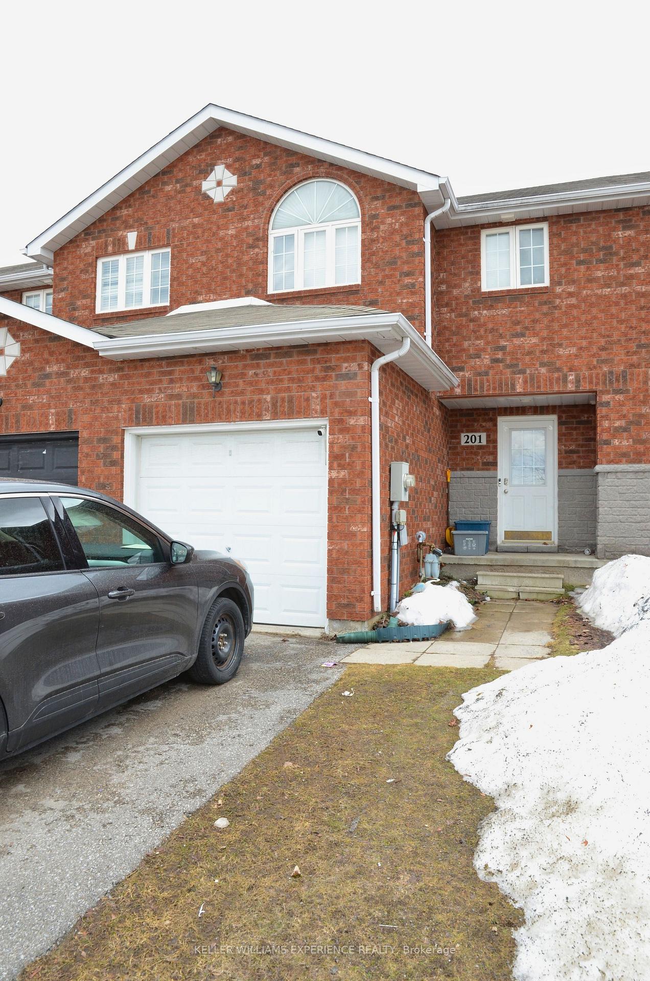 Photo 6 of 201 Stanley Street, Barrie, East Bayfield — HOMEH