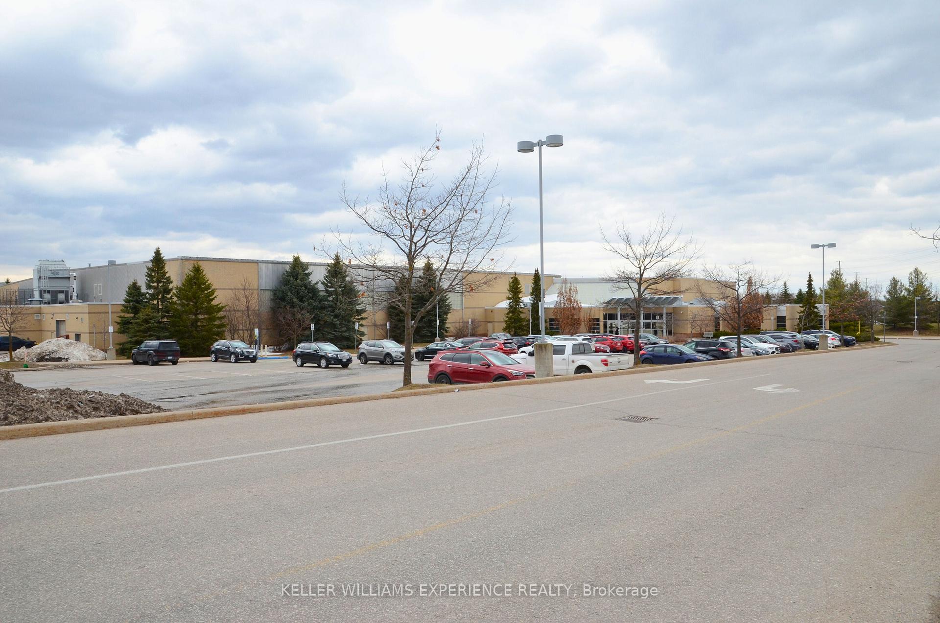 Photo 8 of 201 Stanley Street, Barrie, East Bayfield — HOMEH