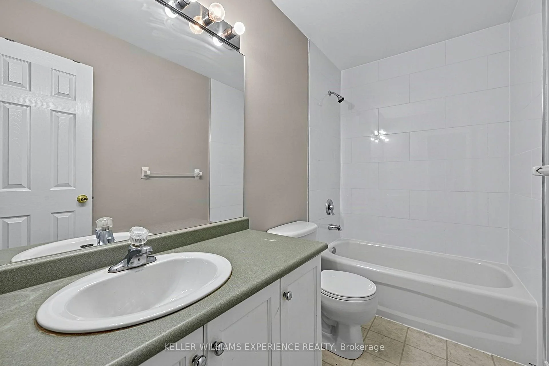 Photo 38 of 201 Stanley Street, Barrie, East Bayfield — HOMEH