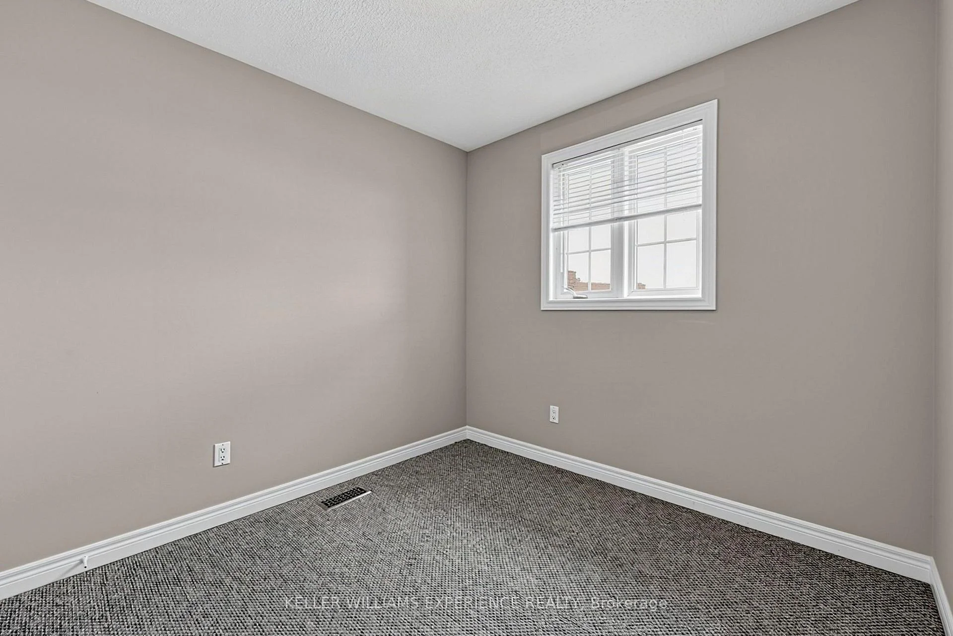Photo 37 of 201 Stanley Street, Barrie, East Bayfield — HOMEH