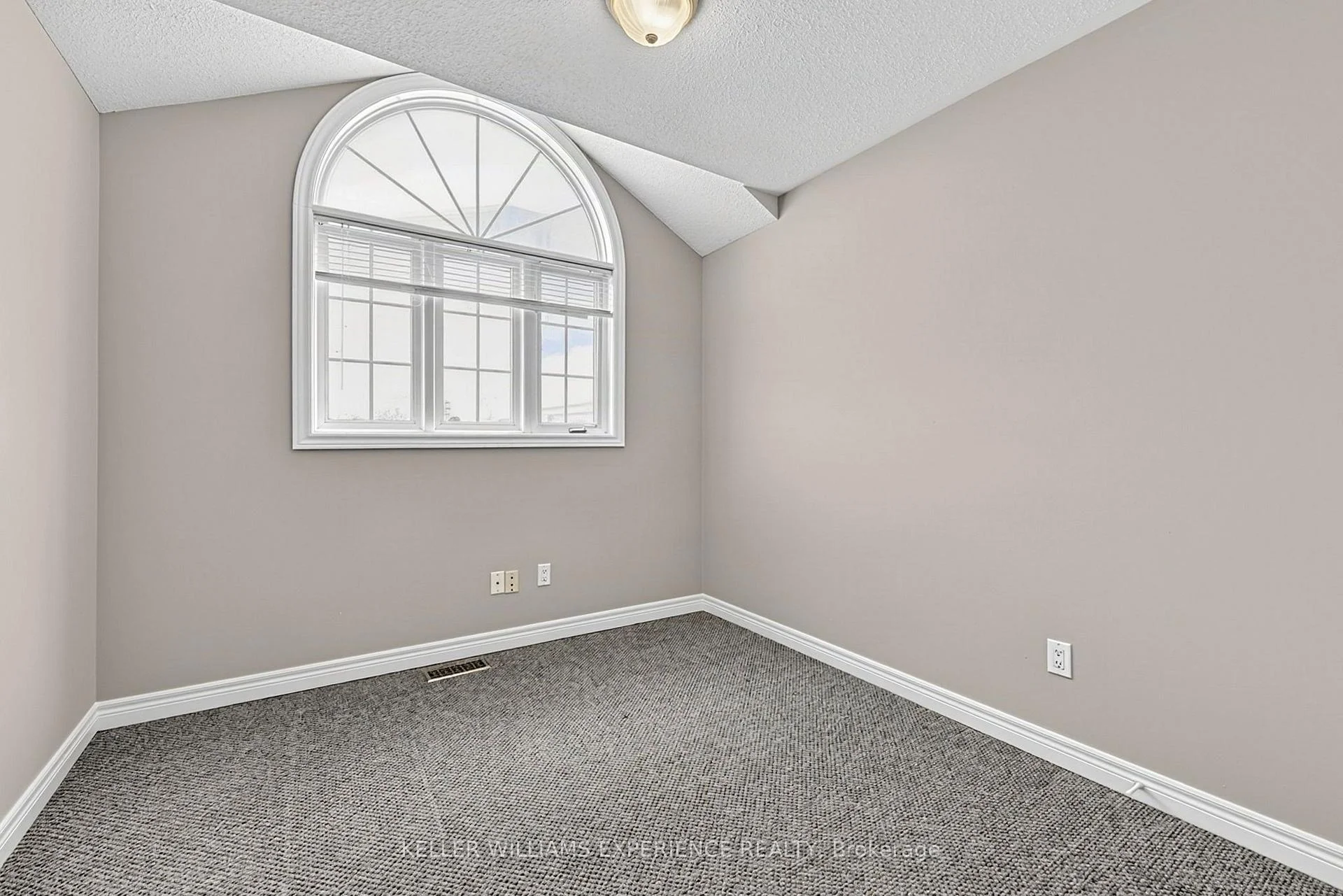 Photo 35 of 201 Stanley Street, Barrie, East Bayfield — HOMEH