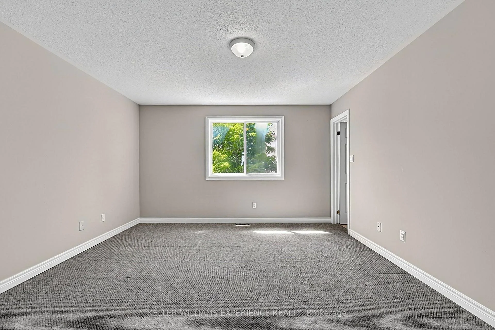 Photo 32 of 201 Stanley Street, Barrie, East Bayfield — HOMEH