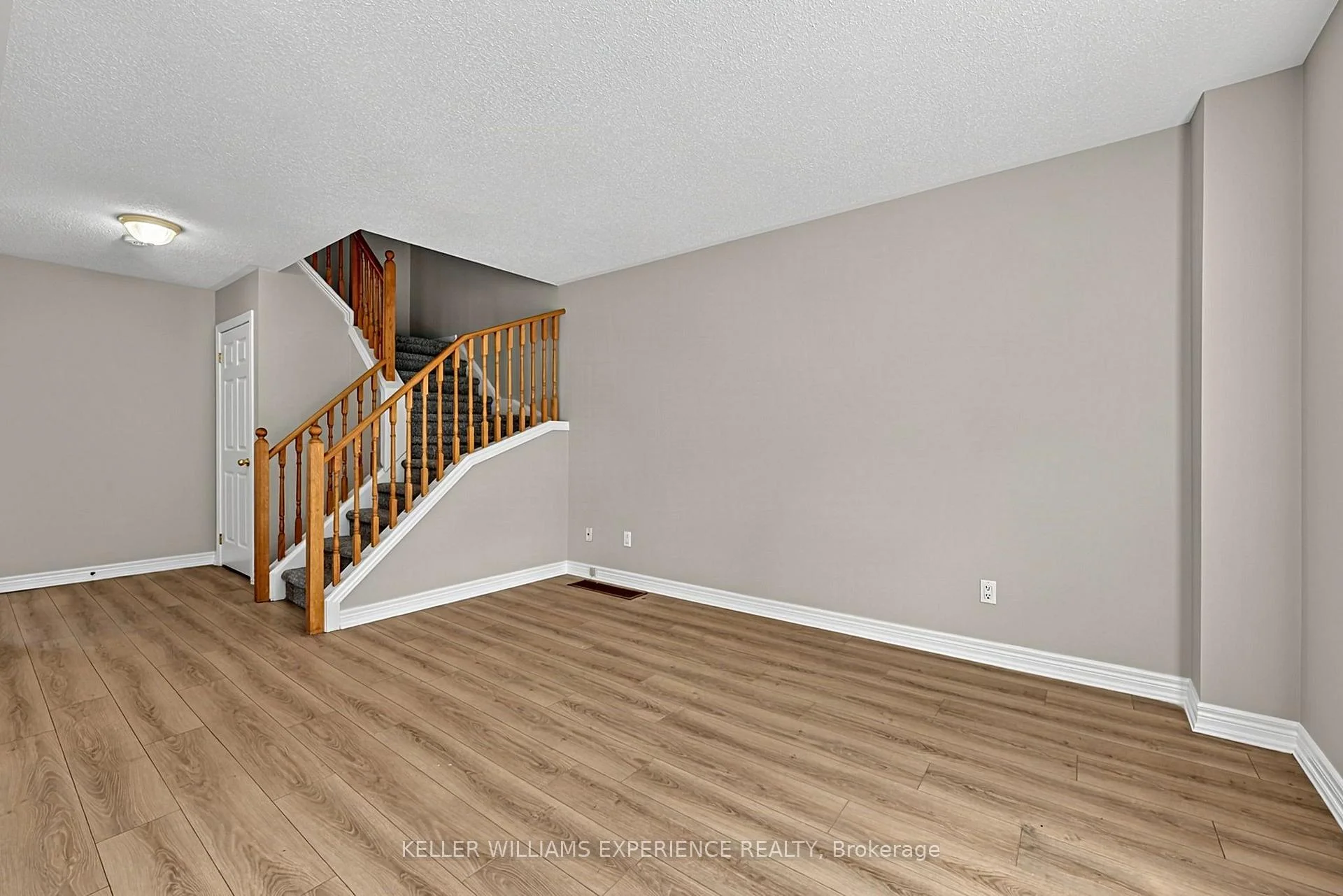 Photo 28 of 201 Stanley Street, Barrie, East Bayfield — HOMEH