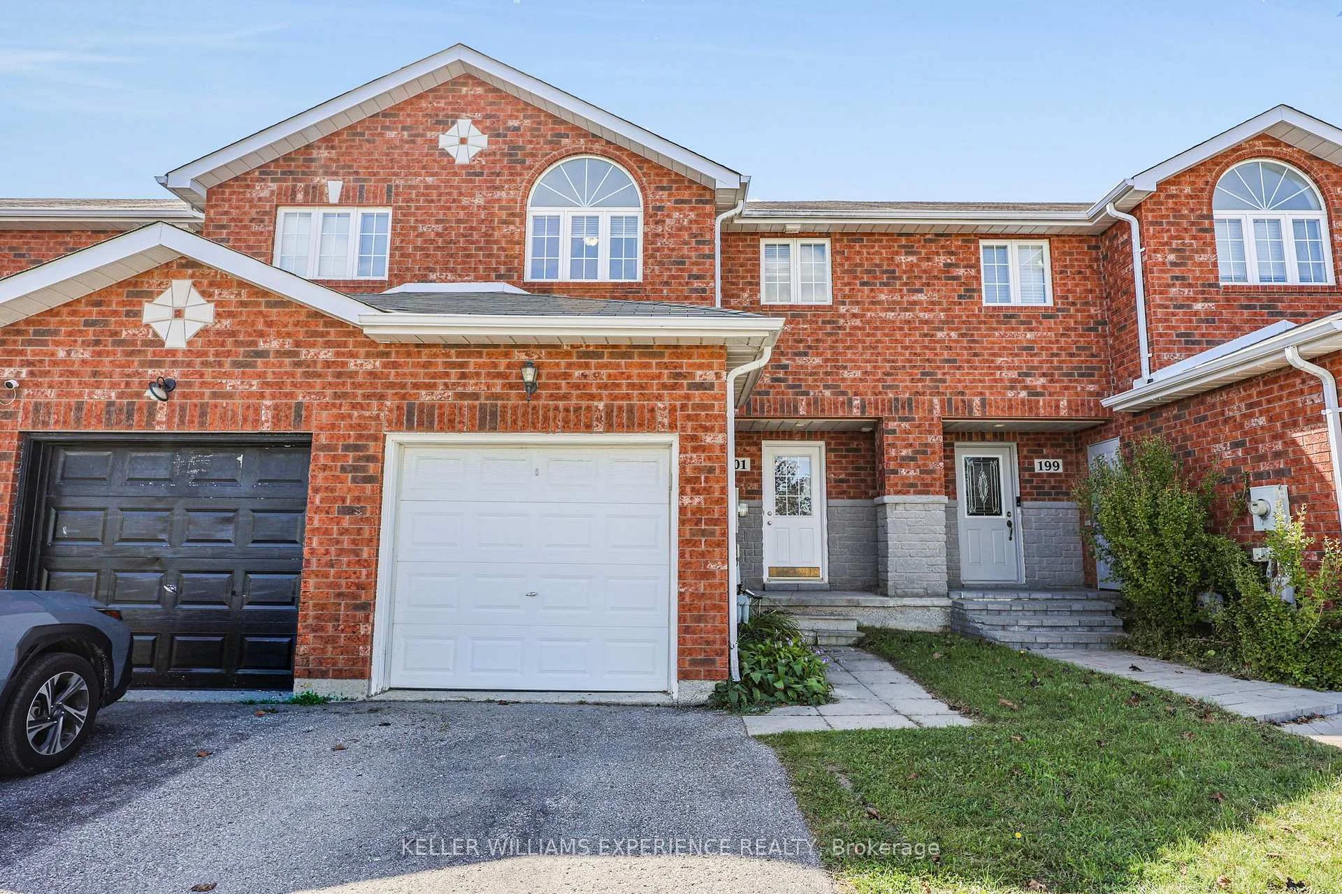 Photo 10 of 201 Stanley Street, Barrie, East Bayfield — HOMEH