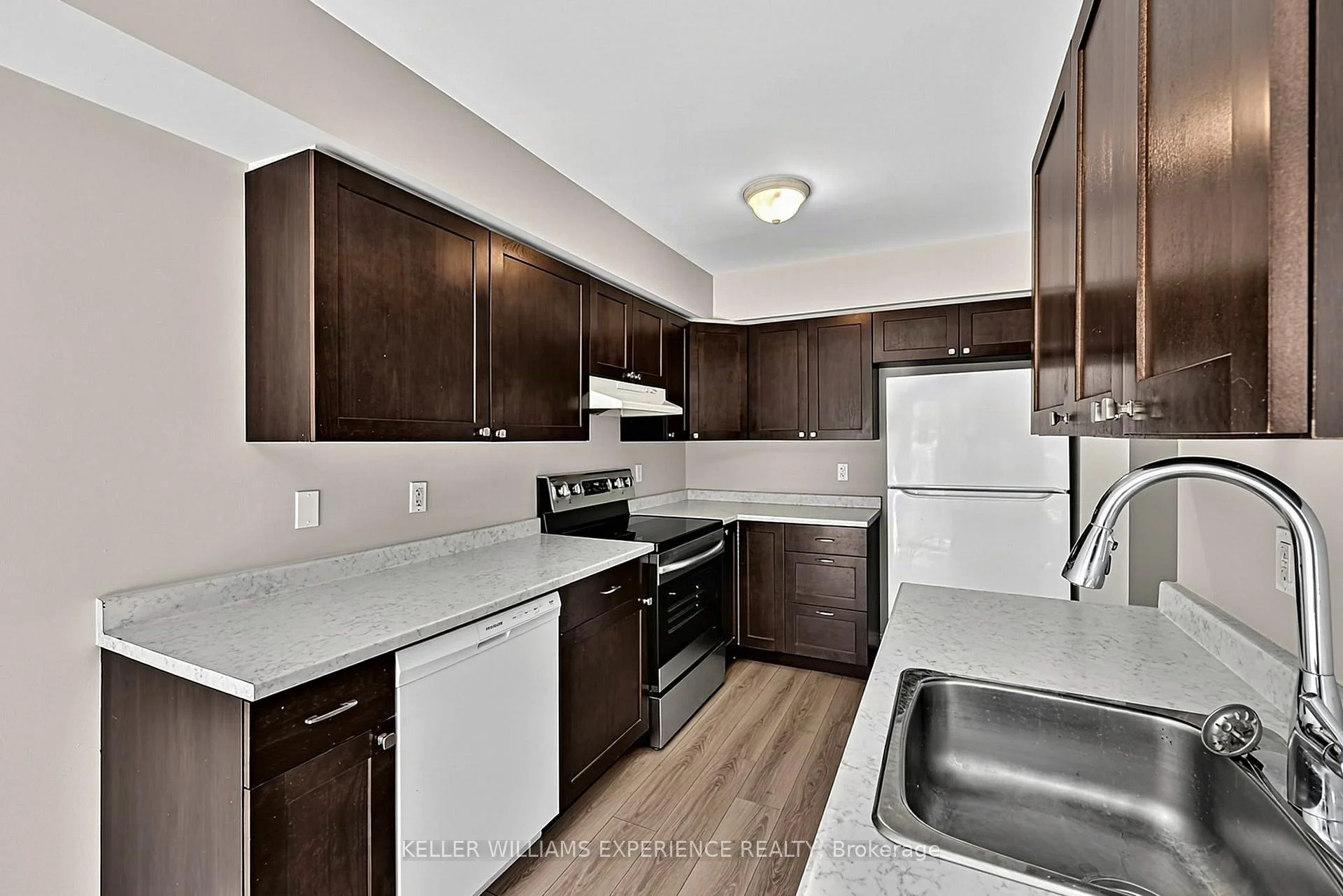 Photo 20 of 201 Stanley Street, Barrie, East Bayfield — HOMEH