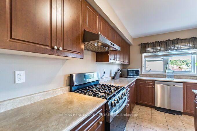 Photo 20 of 84 Lambert Crescent, Brantford, Empire — HOMEH
