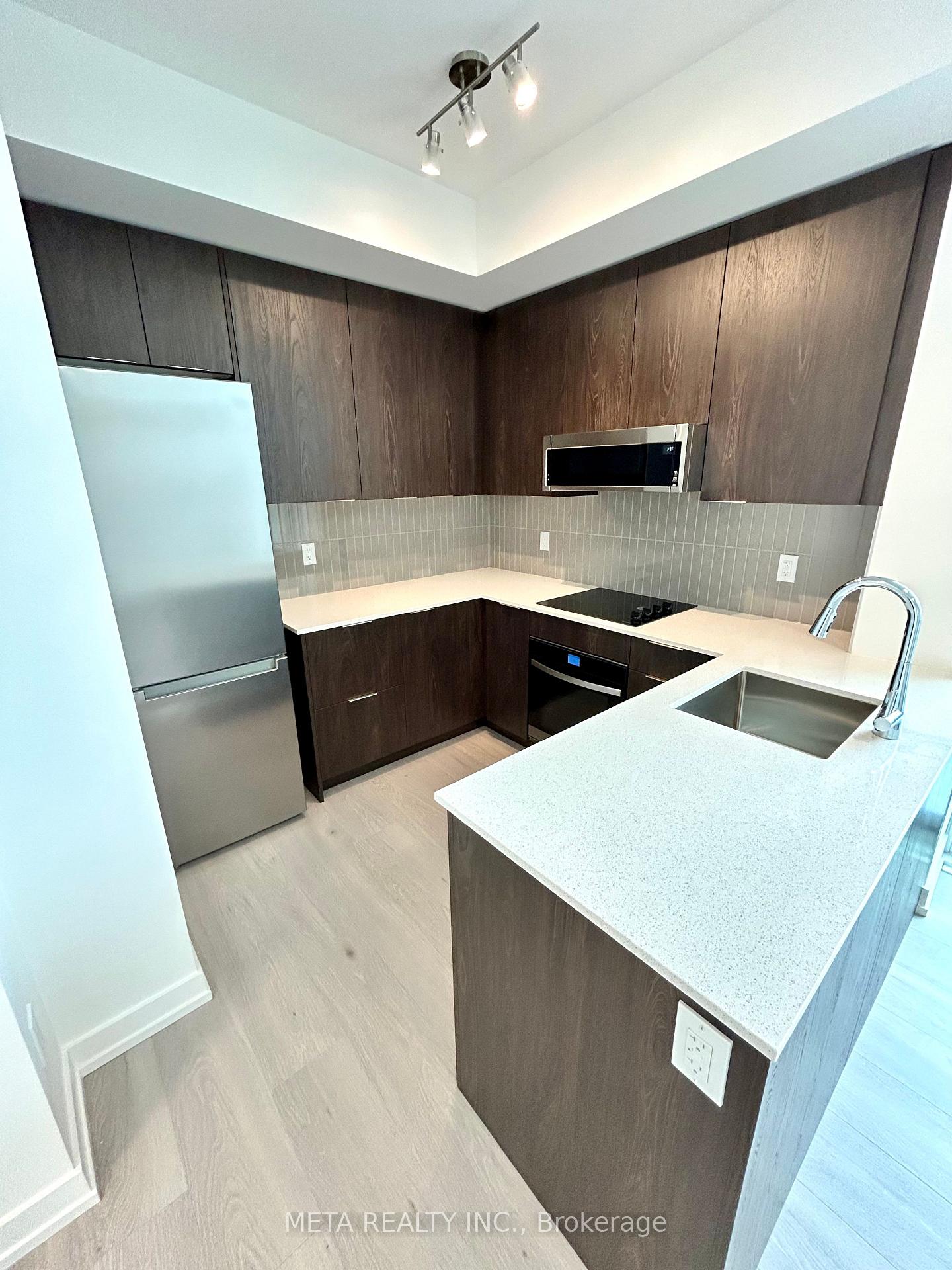 Photo 4 of Unit 605, 2501 Saw Whet Boulevard, Oakville, Glen Abbey — HOMEH