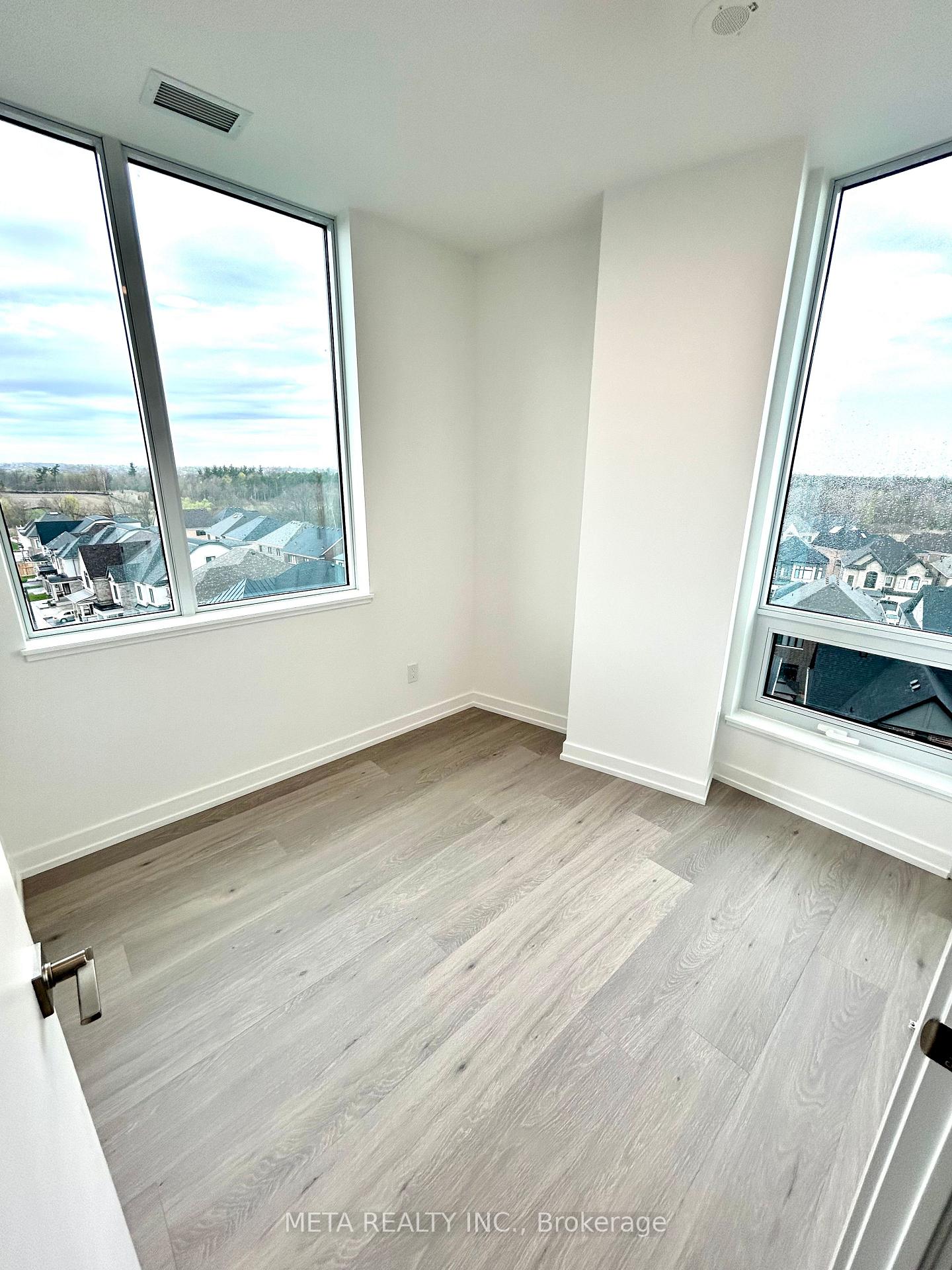 Photo 12 of Unit 605, 2501 Saw Whet Boulevard, Oakville, Glen Abbey — HOMEH