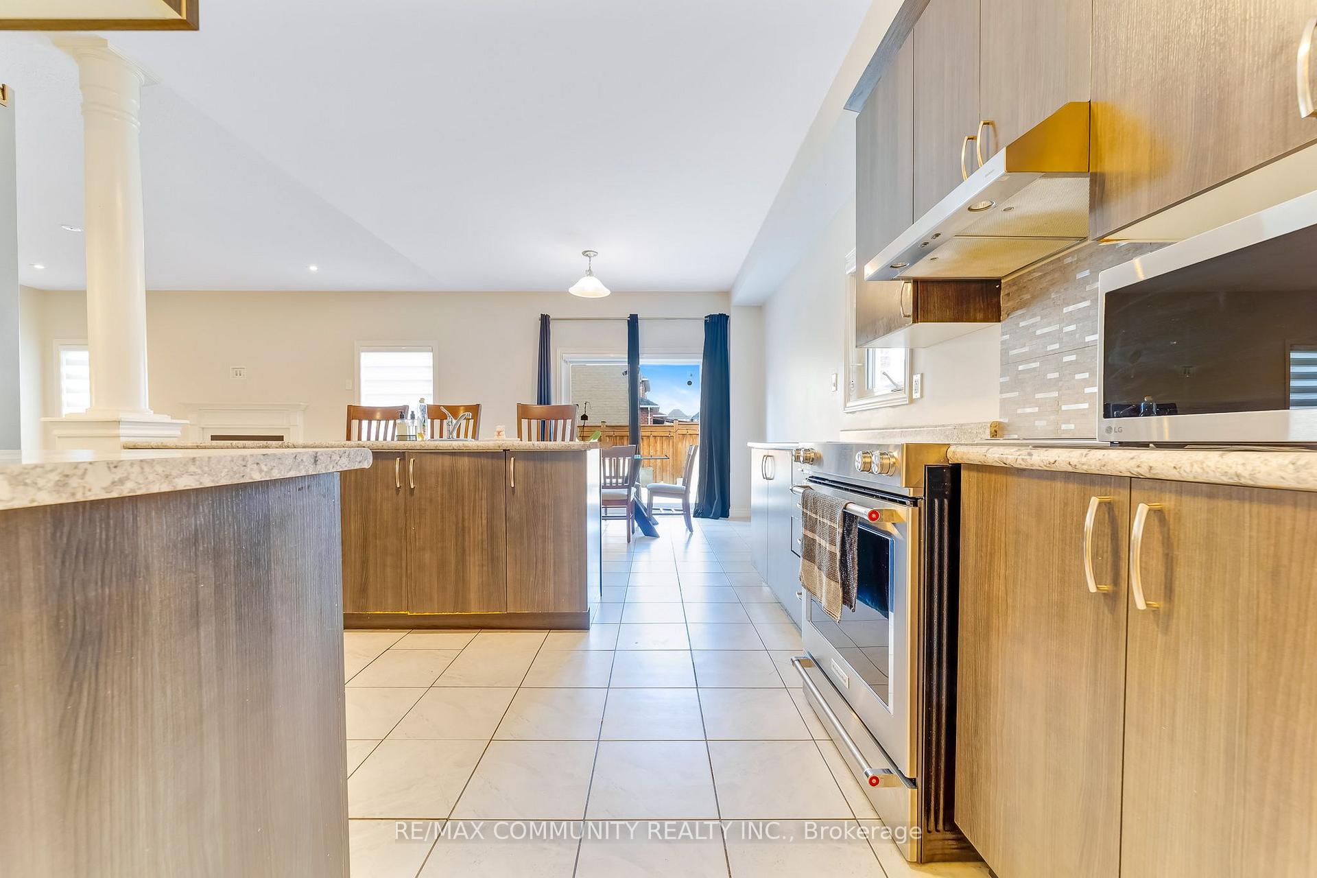Photo 11 of 1169 Greenhill Avenue, Oshawa, Taunton — HOMEH