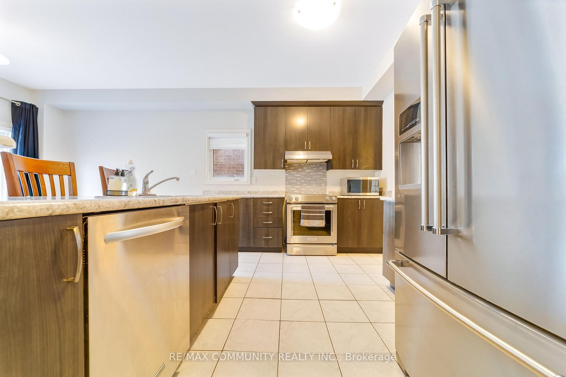 Photo 12 of 1169 Greenhill Avenue, Oshawa, Taunton — HOMEH