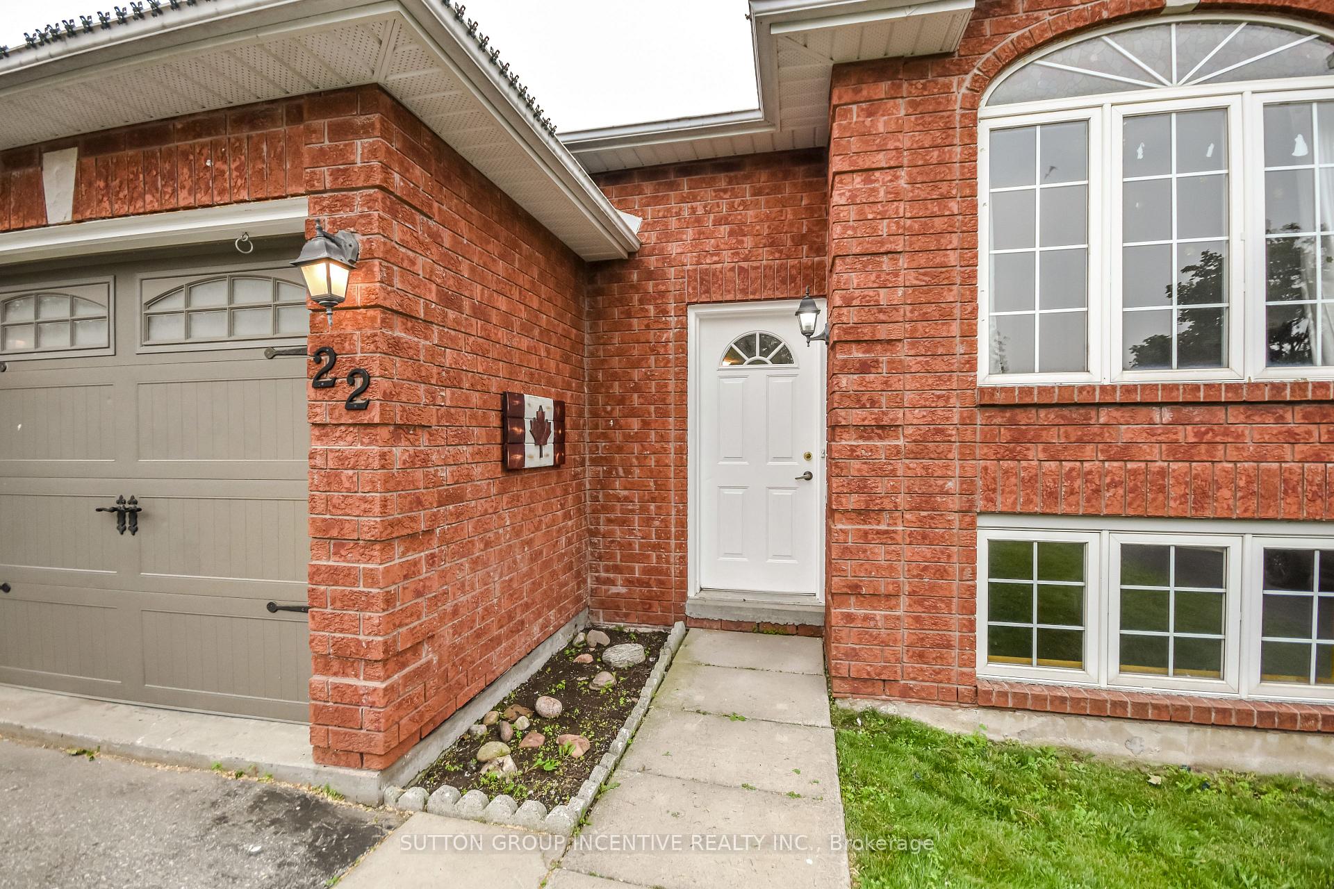 Photo 2 of 22 Peregrine Road, Barrie, Little Lake — HOMEH