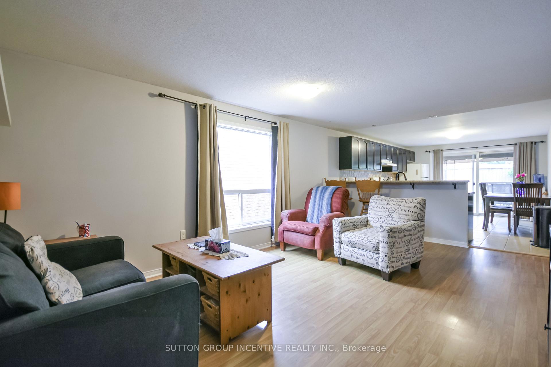 Photo 3 of 22 Peregrine Road, Barrie, Little Lake — HOMEH