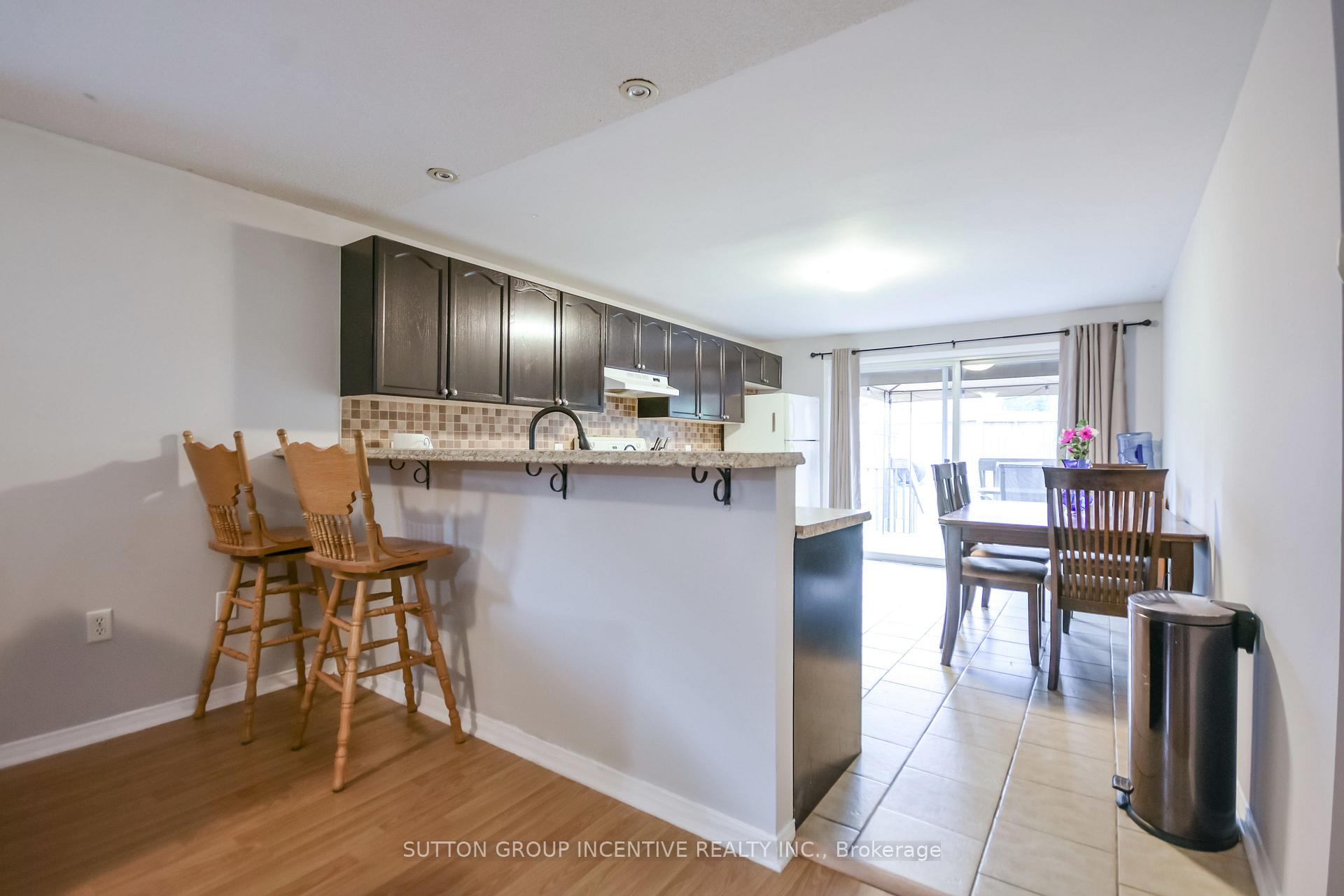 Photo 5 of 22 Peregrine Road, Barrie, Little Lake — HOMEH