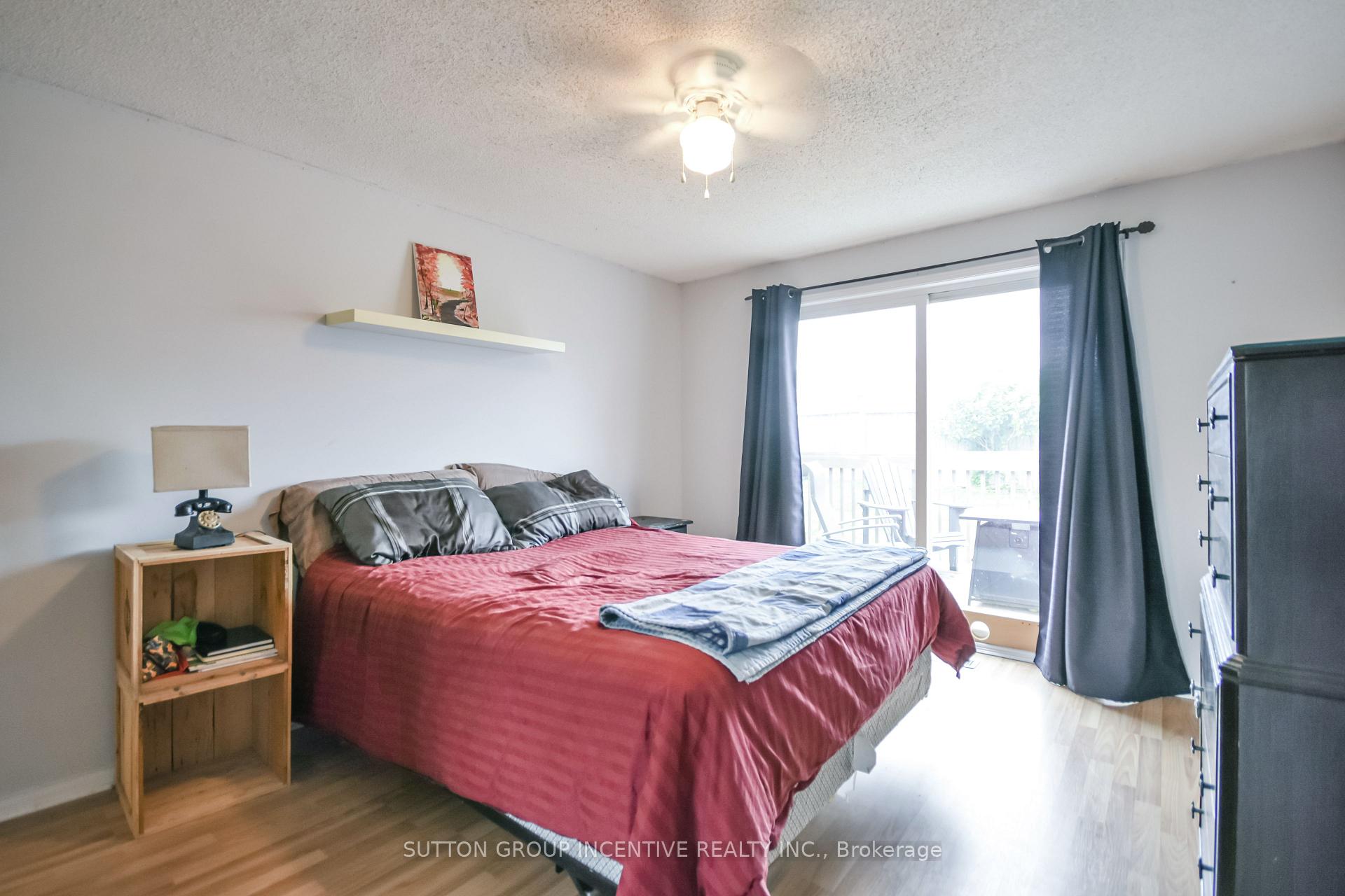 Photo 8 of 22 Peregrine Road, Barrie, Little Lake — HOMEH