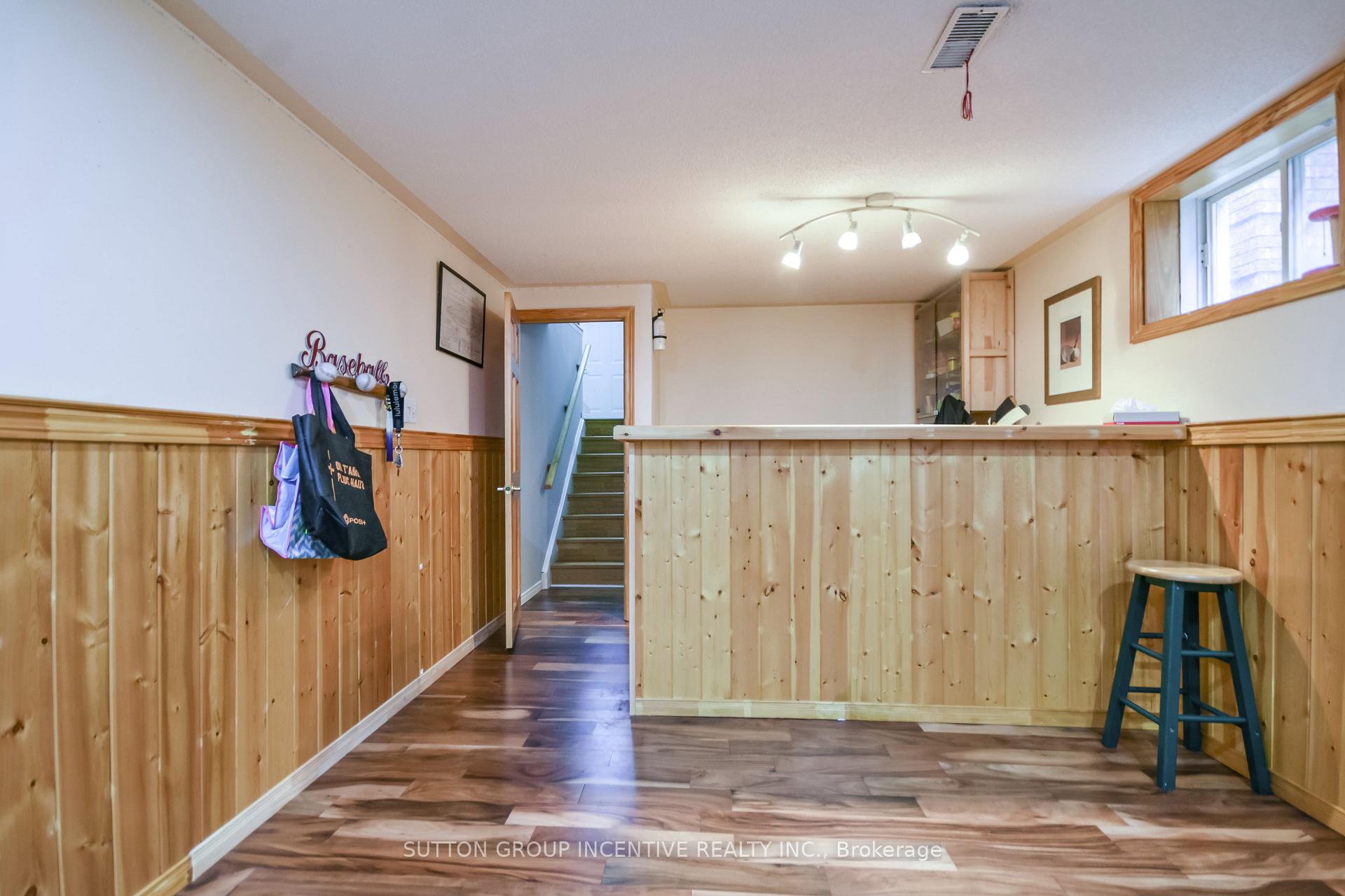 Photo 13 of 22 Peregrine Road, Barrie, Little Lake — HOMEH