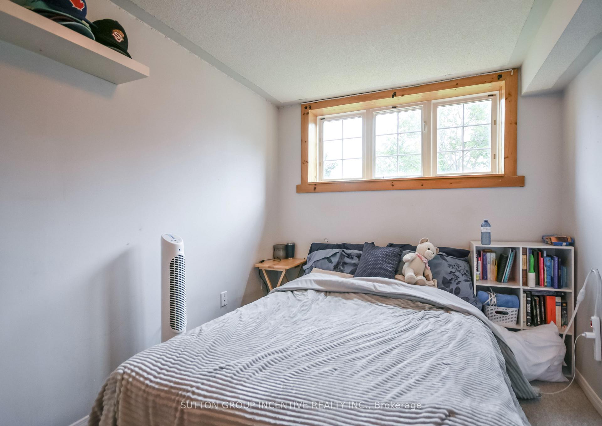Photo 14 of 22 Peregrine Road, Barrie, Little Lake — HOMEH