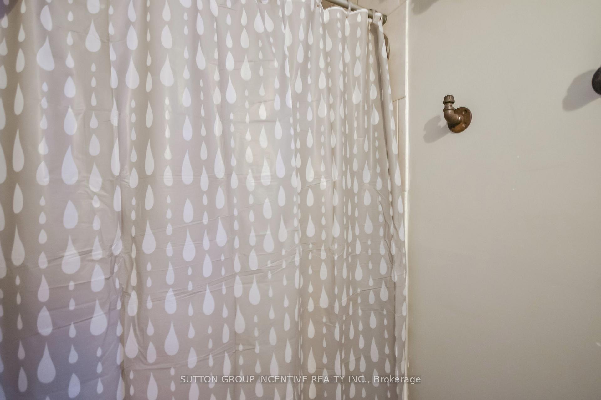 Photo 17 of 22 Peregrine Road, Barrie, Little Lake — HOMEH