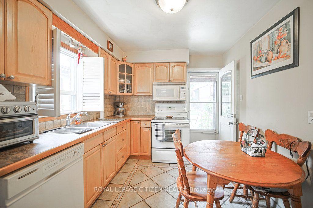 Photo 9 of 347 Harvie Avenue, Toronto, Caledonia-Fairbank — HOMEH