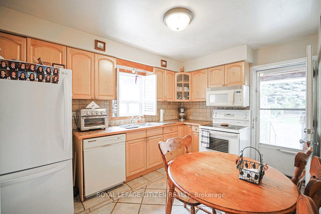 Photo 10 of 347 Harvie Avenue, Toronto, Caledonia-Fairbank — HOMEH