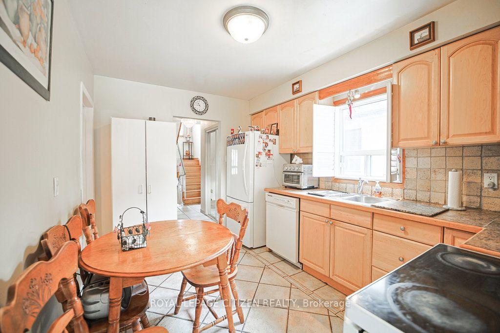 Photo 11 of 347 Harvie Avenue, Toronto, Caledonia-Fairbank — HOMEH