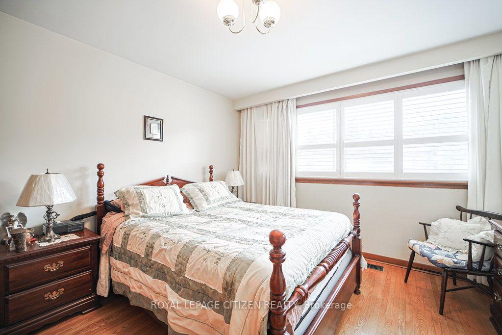 Photo 32 of 347 Harvie Avenue, Toronto, Caledonia-Fairbank — HOMEH