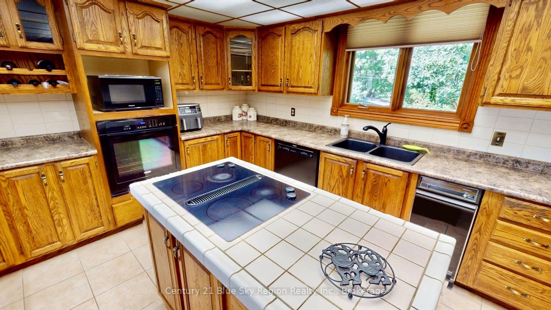 Photo 13 of 98 Labreche Drive, North Bay, Ferris — HOMEH