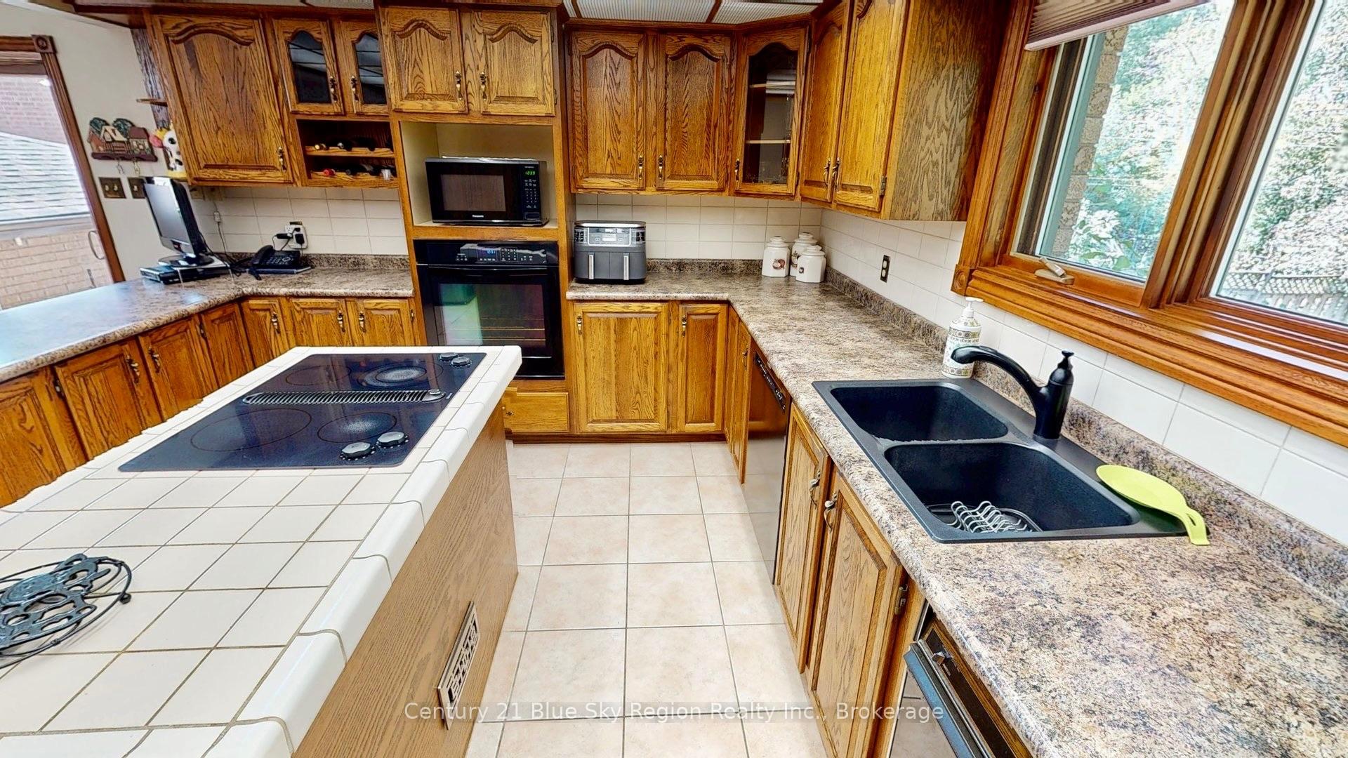 Photo 15 of 98 Labreche Drive, North Bay, Ferris — HOMEH