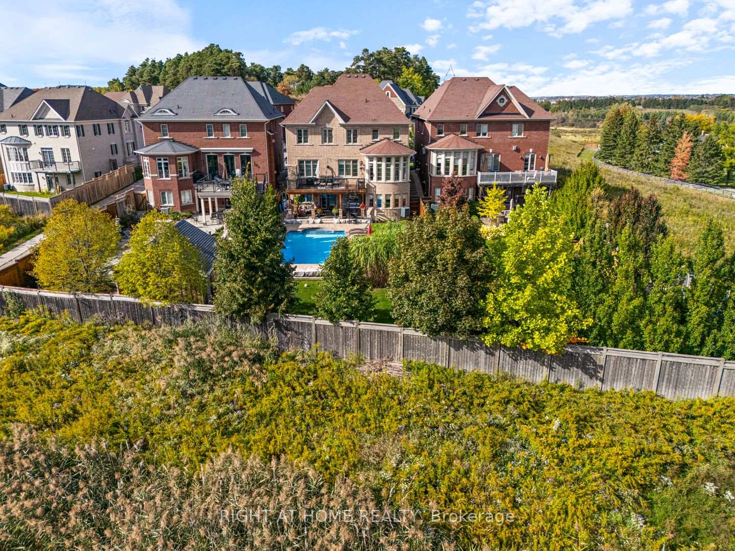 Photo 6 of 126 Vines Place, Aurora, Bayview Southeast — HOMEH