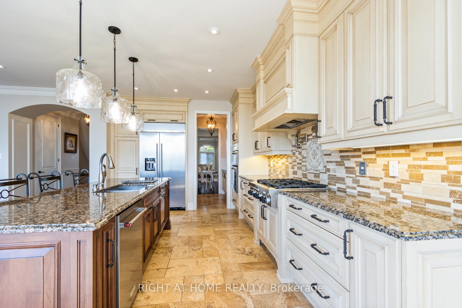 Photo 17 of 126 Vines Place, Aurora, Bayview Southeast — HOMEH